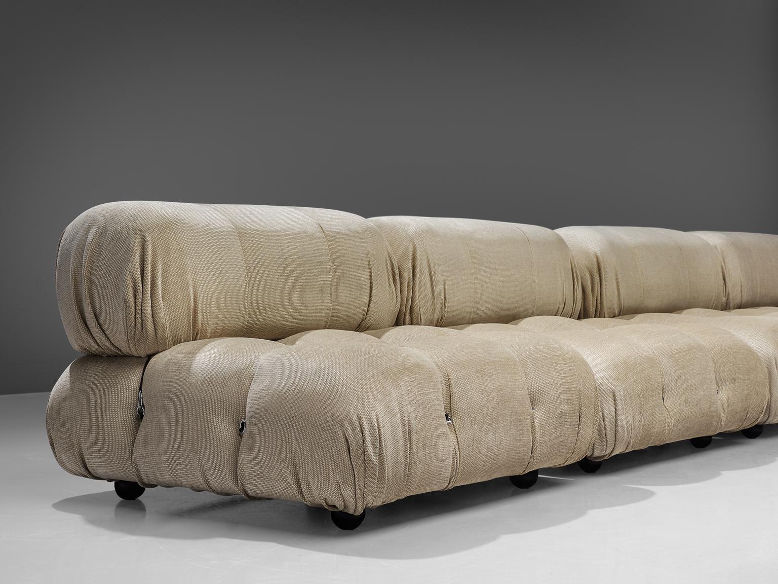 Mario Bellini 'Camaleonda' Modular Sofa Reupholstered in Ivory White Fabric (Ende des 20. Jahrhunderts)