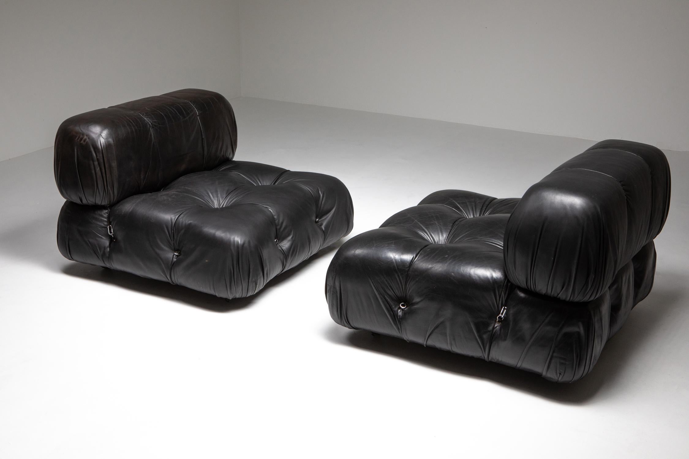 Camaleonda seat, Mario Bellini, C&B Italia, 1970s

Black leather original upholstery

This design became famous almost immediately after it was featured in the exhibition 'Italy and The New Domestic Landscape' in the MoMA Museum in 1972. Mario