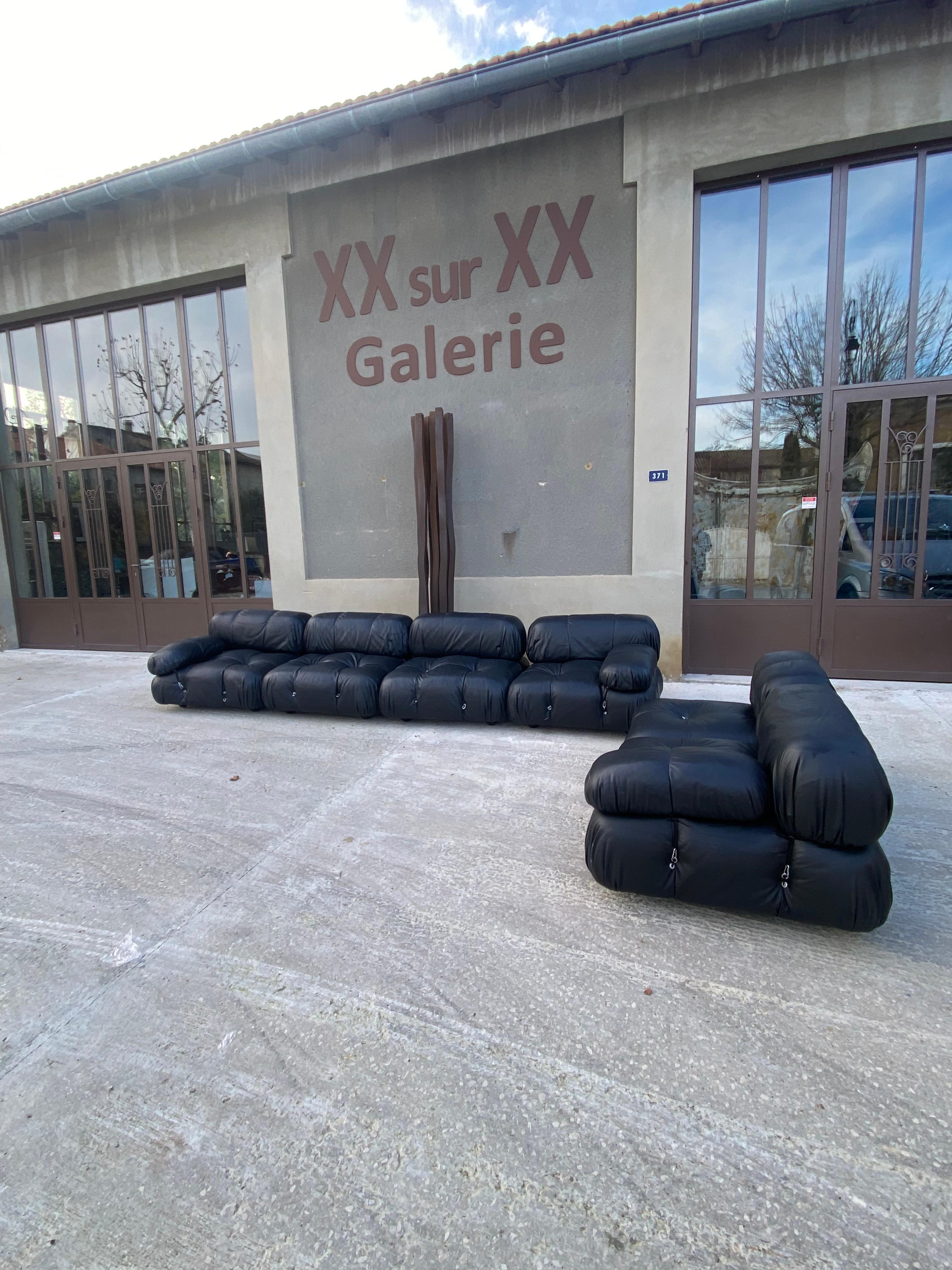 Mario Bellini – Camaleonda-Sofa –  1972 Schwarzes genarbtes Leder (Moderne) im Angebot