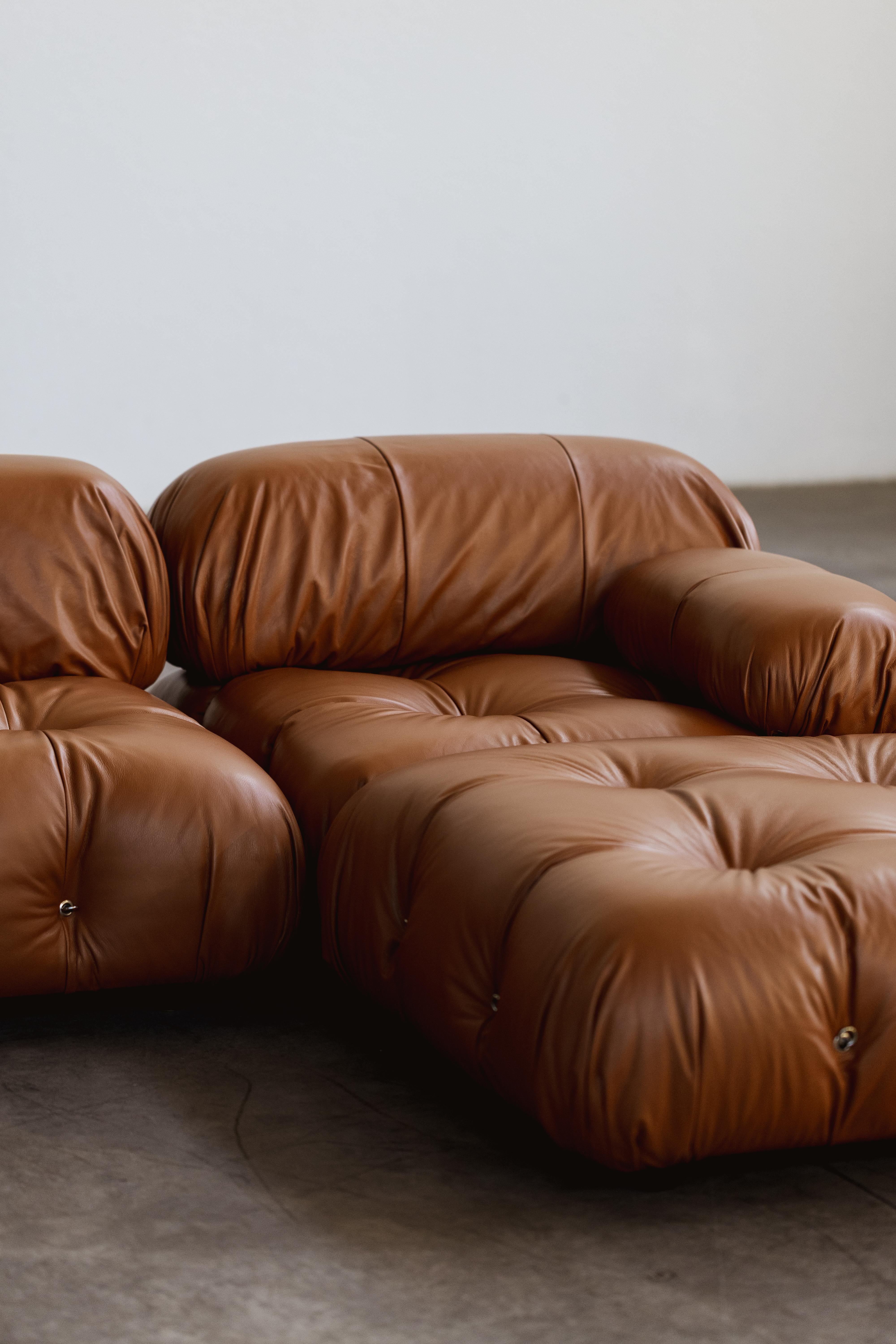 Mario Bellini „Camaleonda“ Sofa für B&B Italia, cognacfarbenes Leder, 1970, 6er-Set im Angebot 6