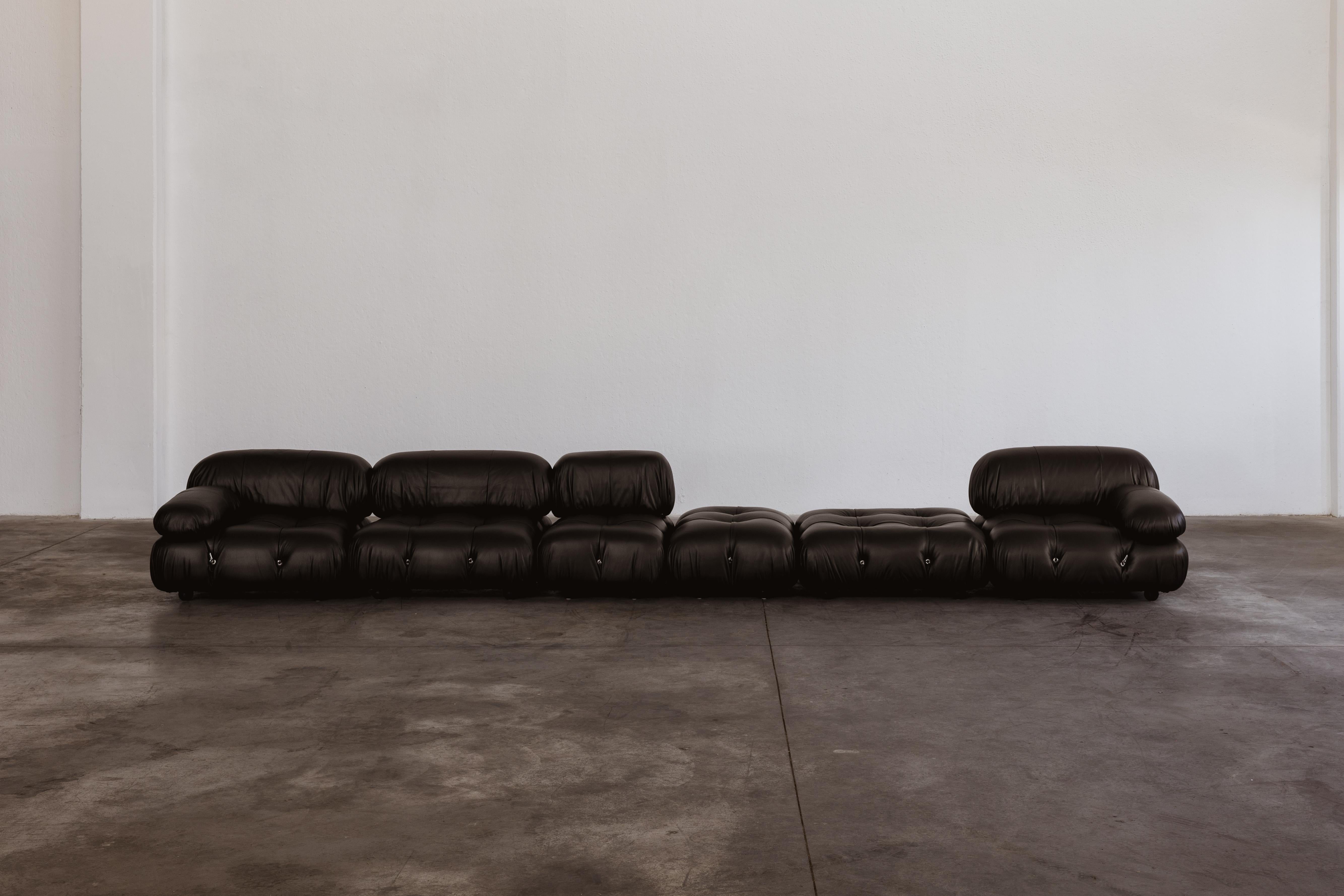 Mario Bellini „Camaleonda“ Sofa für B&B Italia, schwarzes Leder, 1970, 6er-Set im Zustand „Gut“ im Angebot in Lonigo, Veneto