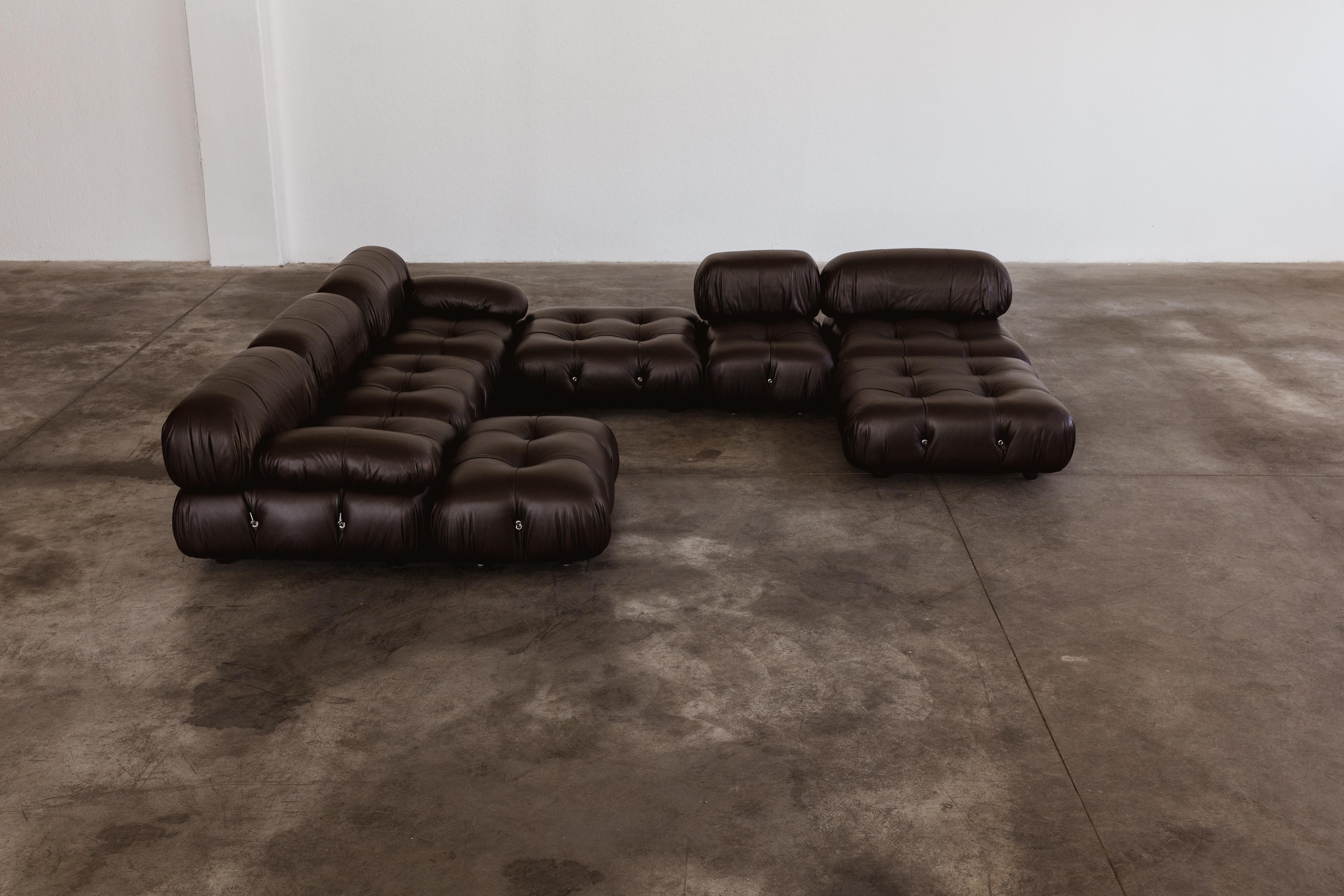 Mario Bellini “Camaleonda” Sofa for B&B Italia, Dark Brown, 1970, Set of 8 in vendita 3