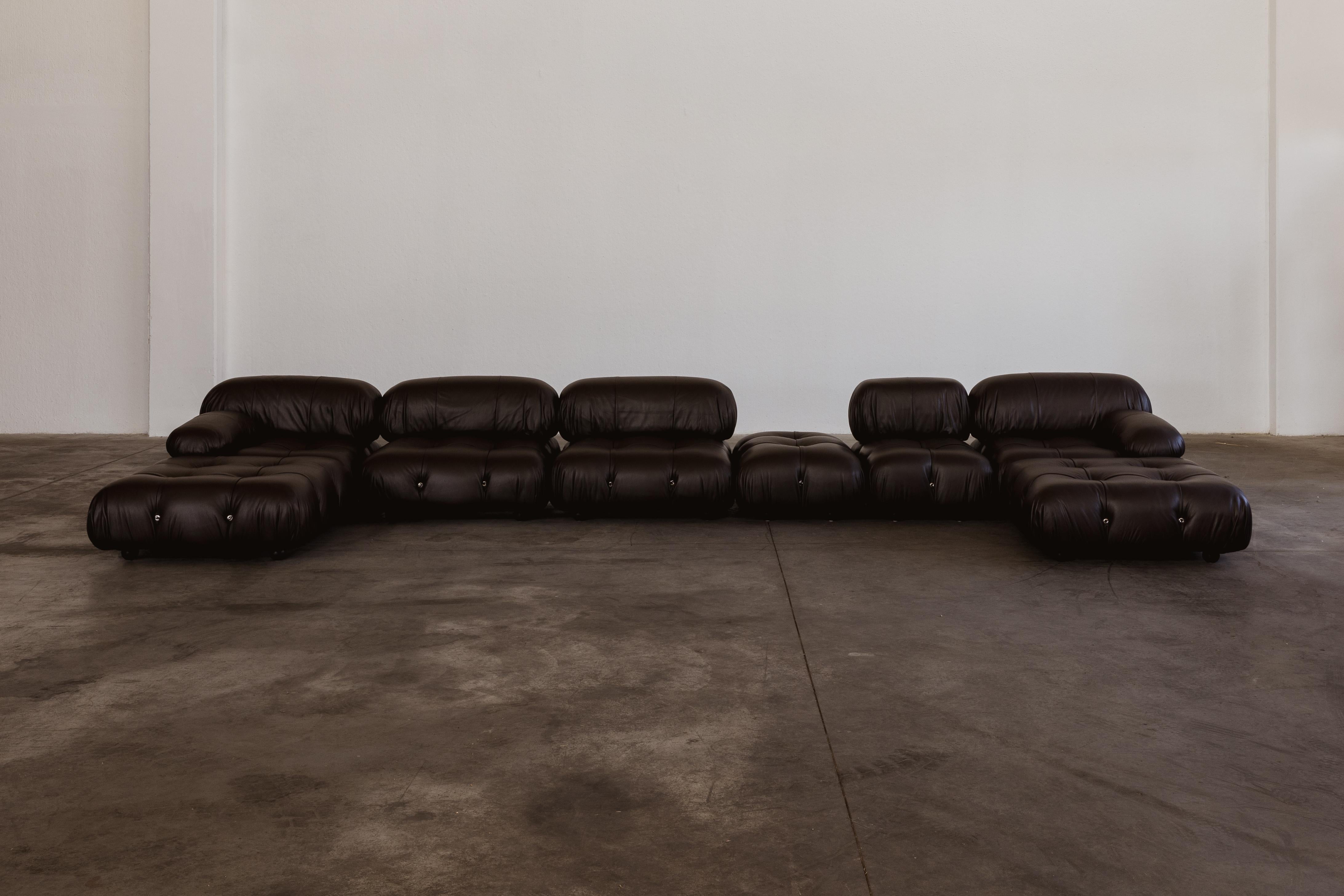 Italiano Mario Bellini “Camaleonda” Sofa for B&B Italia, Dark Brown, 1970, Set of 8 in vendita