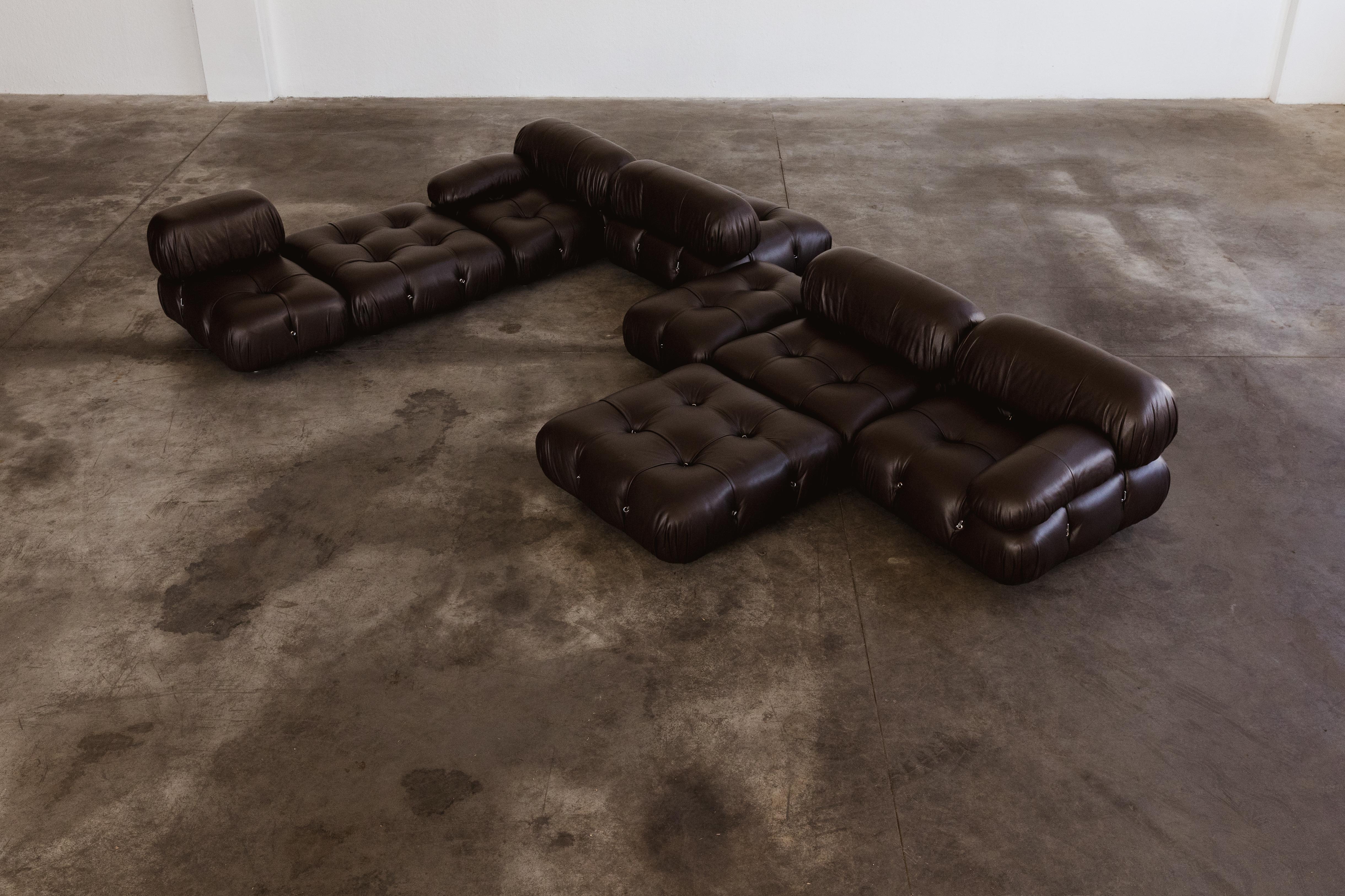 Fine XX secolo Mario Bellini “Camaleonda” Sofa for B&B Italia, Dark Brown, 1970, Set of 8 in vendita