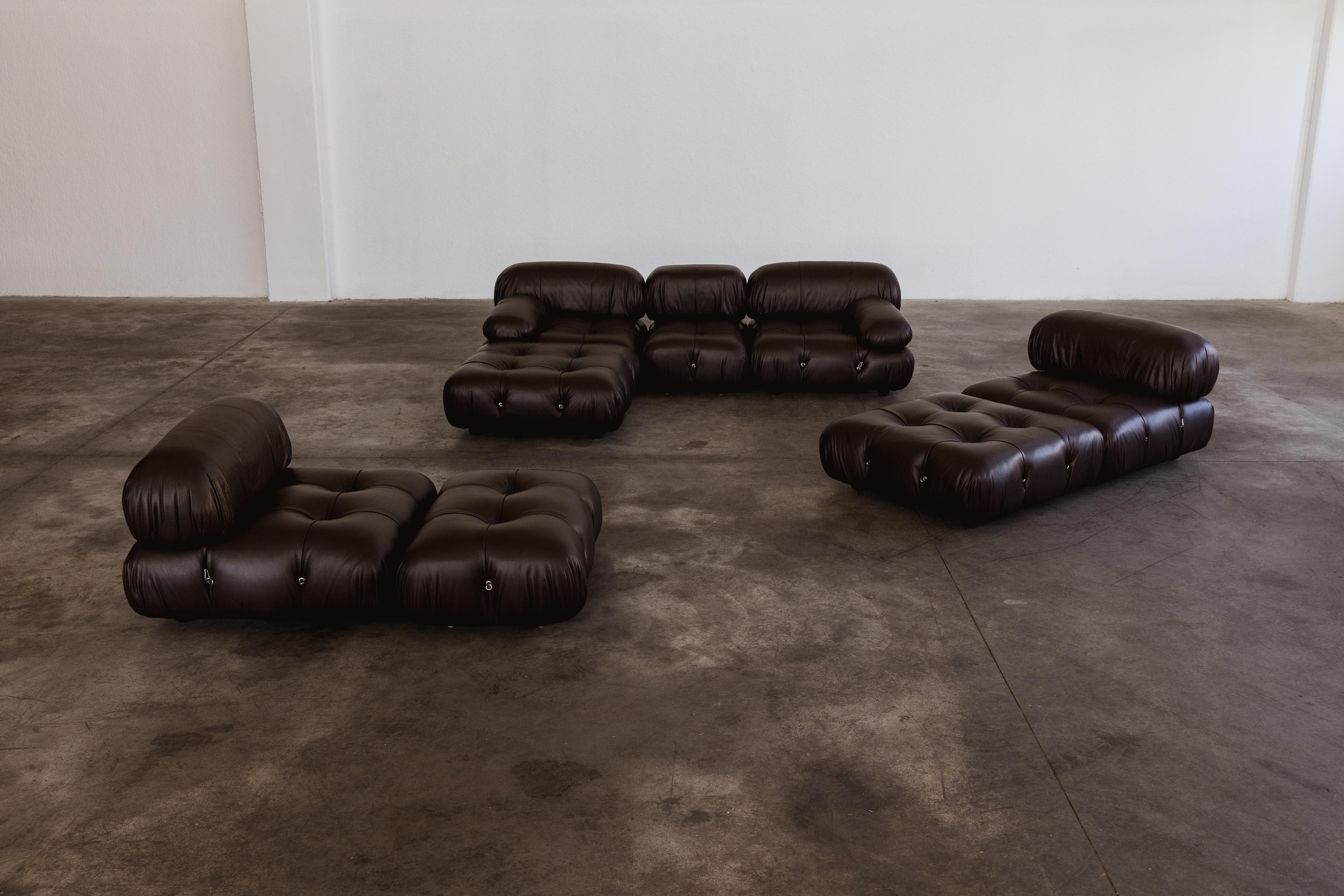 Mario Bellini “Camaleonda” Sofa for B&B Italia, Dark Brown, 1970, Set of 8 in vendita 1