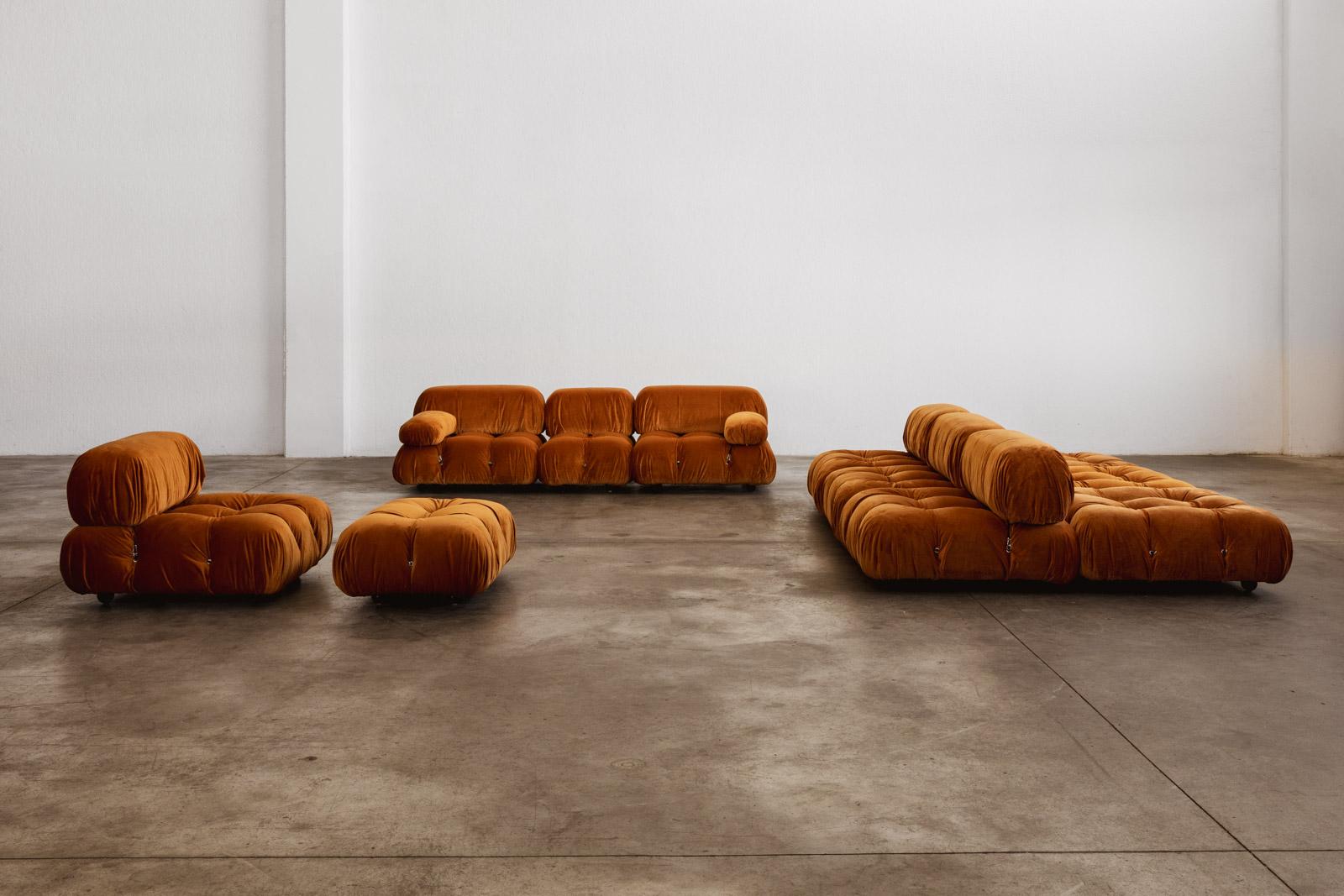 Mario Bellini “Camaleonda” Sofa for B&B Italia, Rust Brown, 1970, Set of 11 en Excelente estado para la venta en Lonigo, Veneto