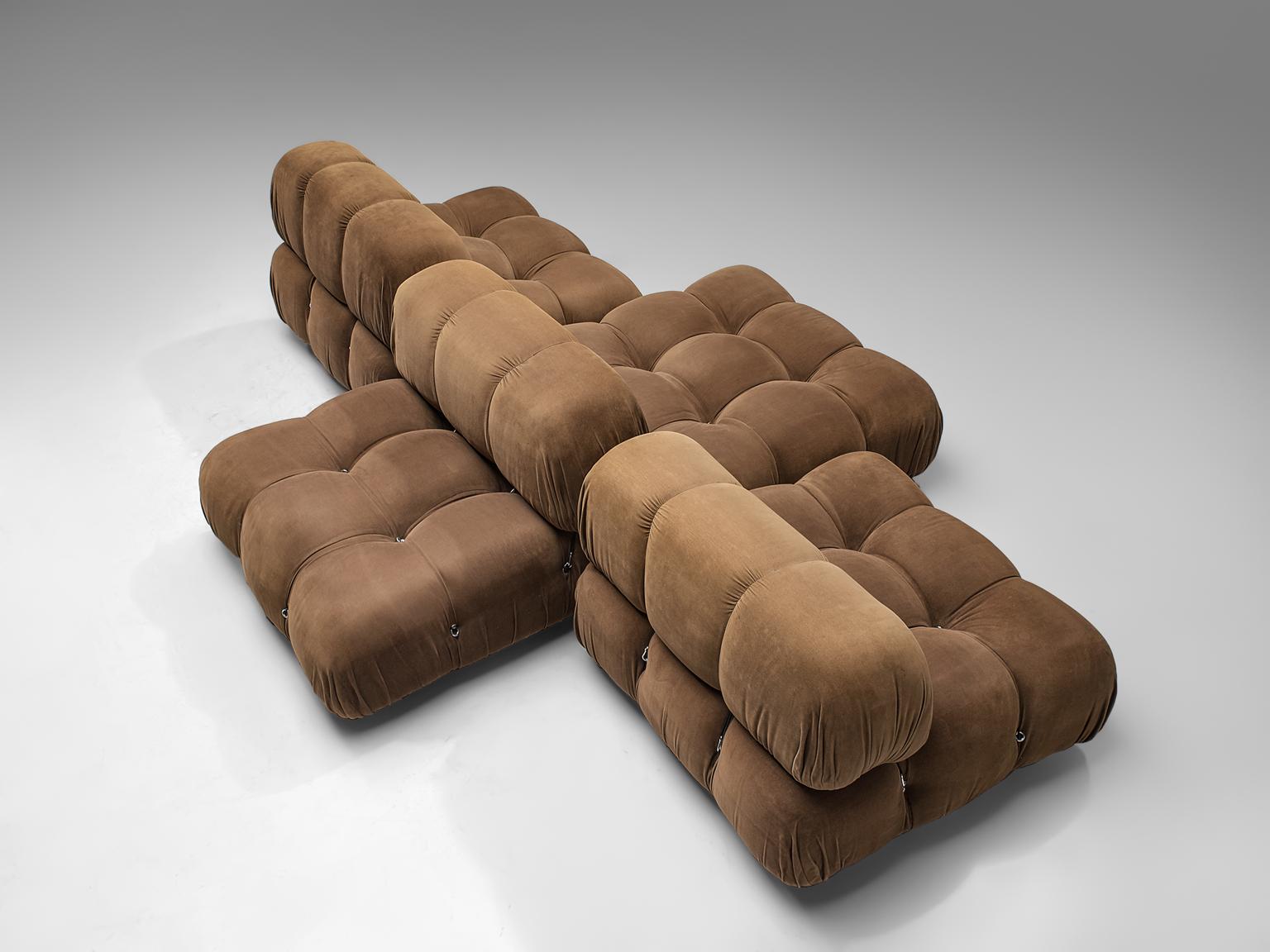 Mario Bellini, 'Camaleonda' sofa, in original brown fabric, Italy, 1972.

This sofa is designed by Mario Bellini for B&B Italia and C&B Italia. It can also be customized on request in our upholstery atelier. The sectional elements this sofa was