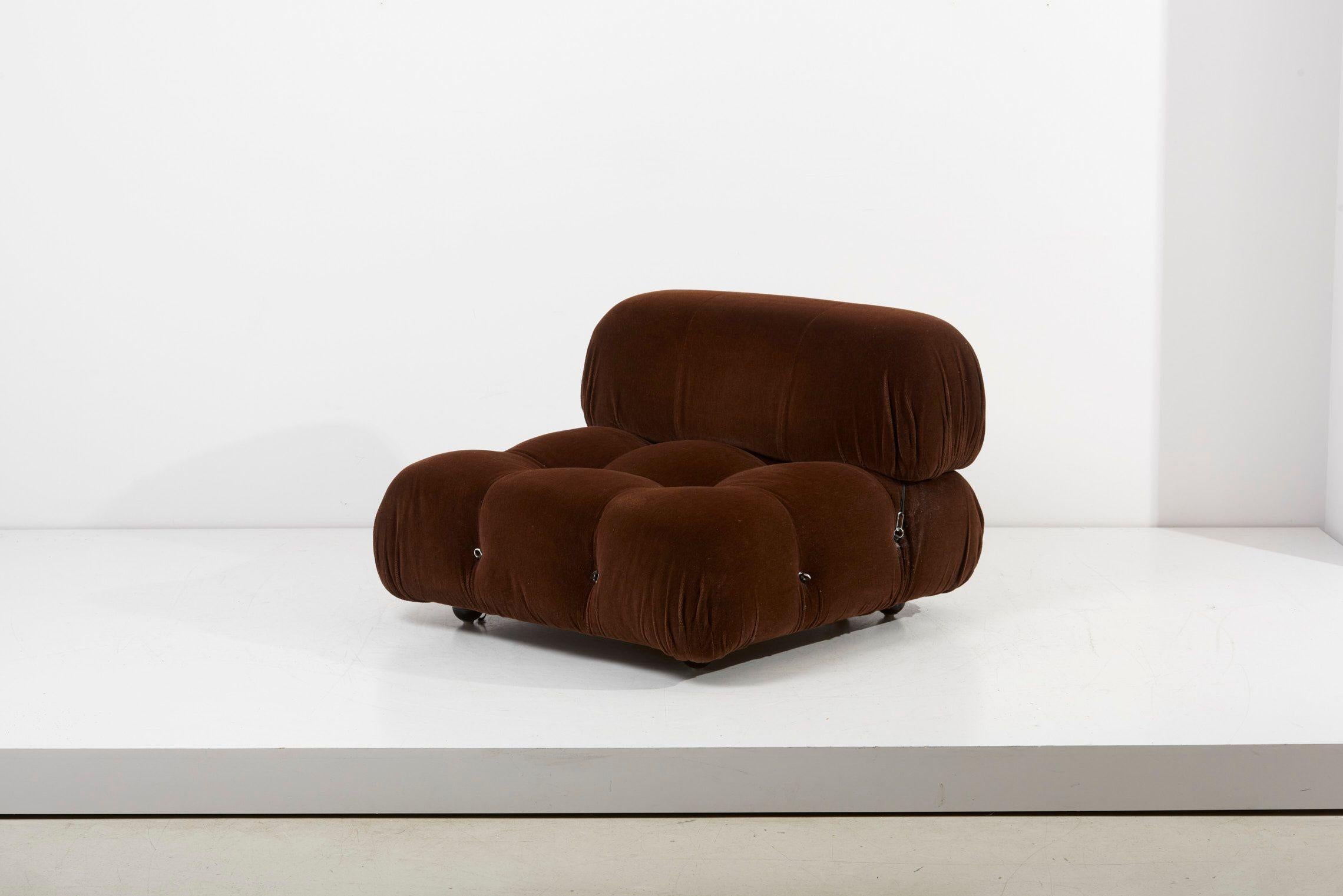 Mario Bellini „Camaleonda“ Sofa-Set aus dunkelbraunem Original-Stoff, 1970er Jahre, Italien im Angebot 5