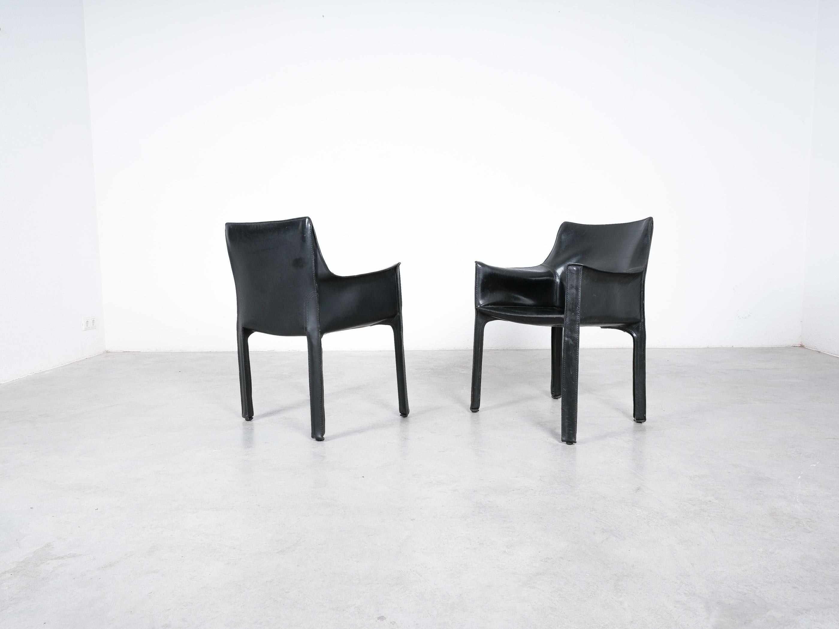 Wonderful set of 8 dining chairs by Mario Bellini 1980's; 
2x cab 413 and 6x cab 412 by - They are early versions from the 1980's and in good condition.

For Daniel in particular, this offer is for for 8x cab412 and 2x cab413 chairs!

We have more