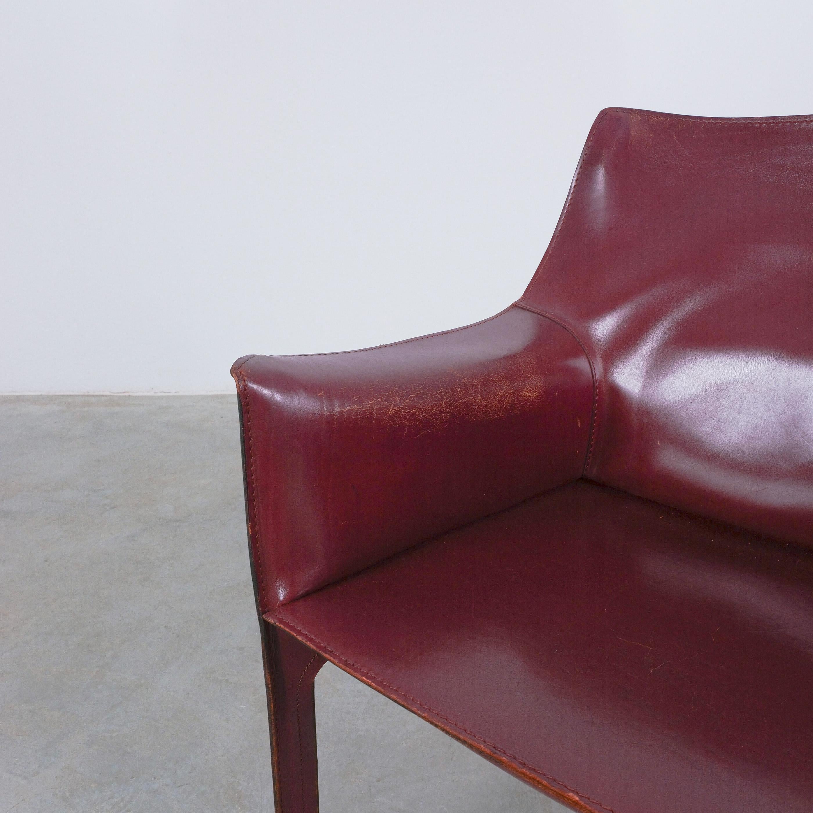 Mario Bellini Cassina Cab 413 chaises de salle à manger en cuir rouge bourgogne, 1980 en vente 5