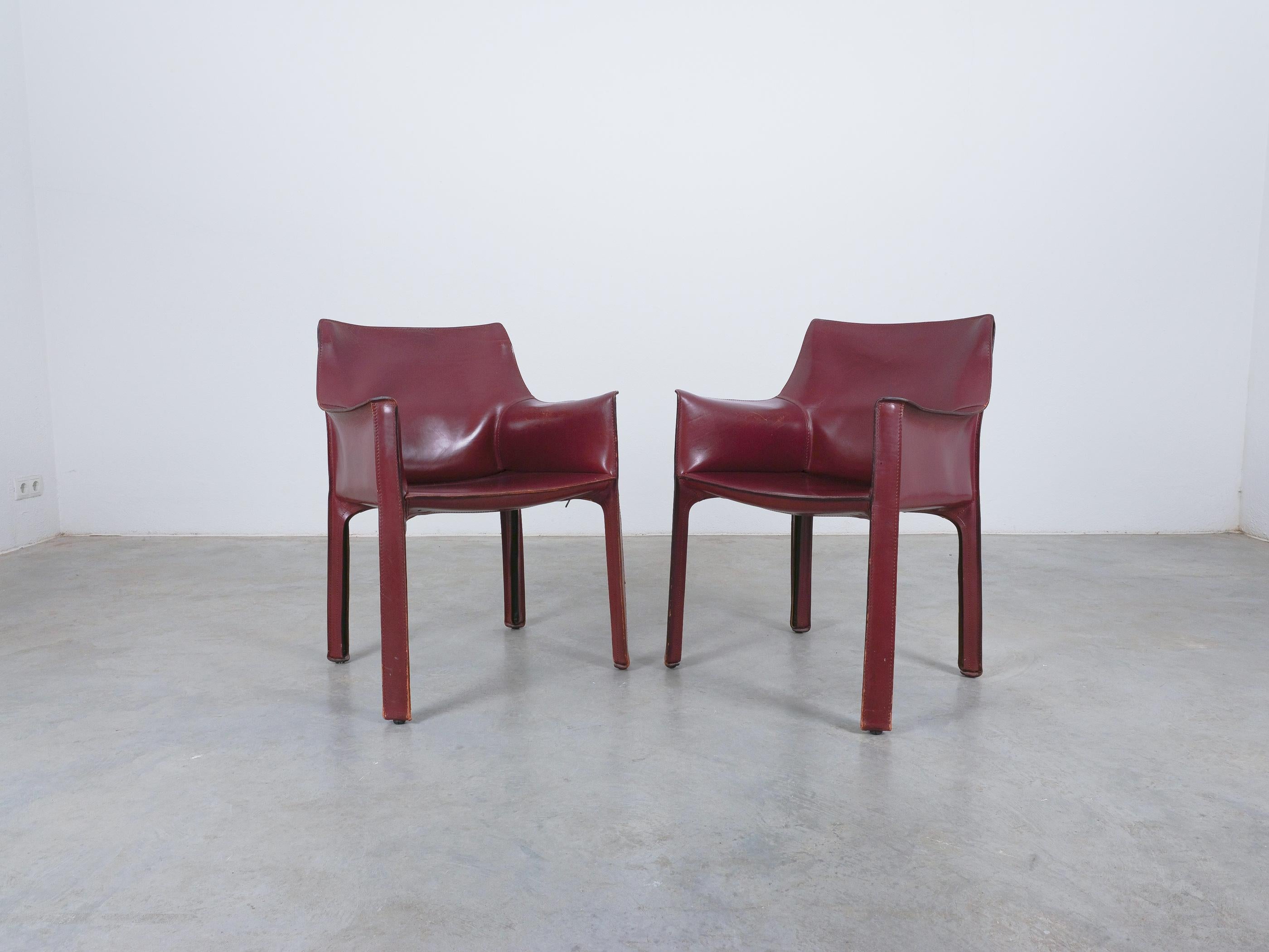 Fin du 20e siècle Mario Bellini Cassina Cab 413 chaises de salle à manger en cuir rouge bourgogne, 1980 en vente