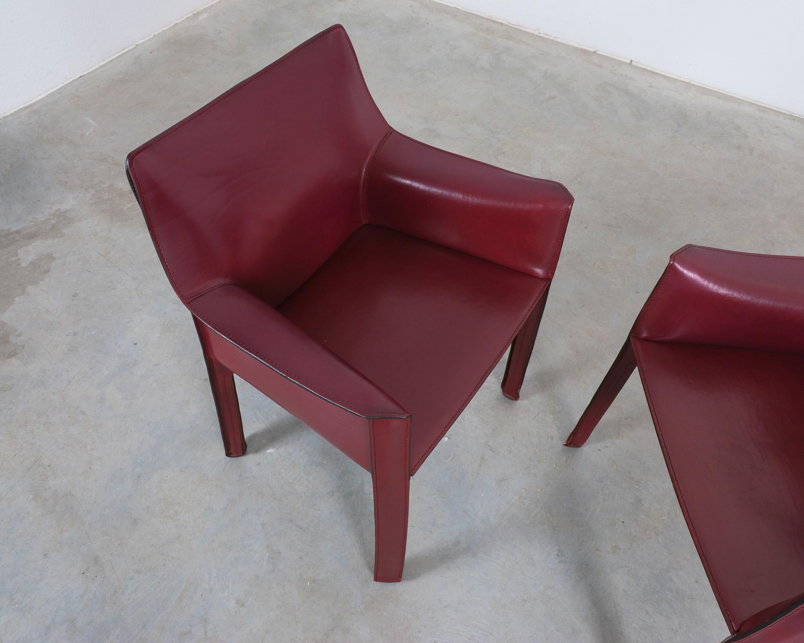 Mario Bellini Cassina Cab 413 Pair (2) Bourdeaux Red Leather Dining Chairs, 1980 In Good Condition For Sale In Vienna, AT