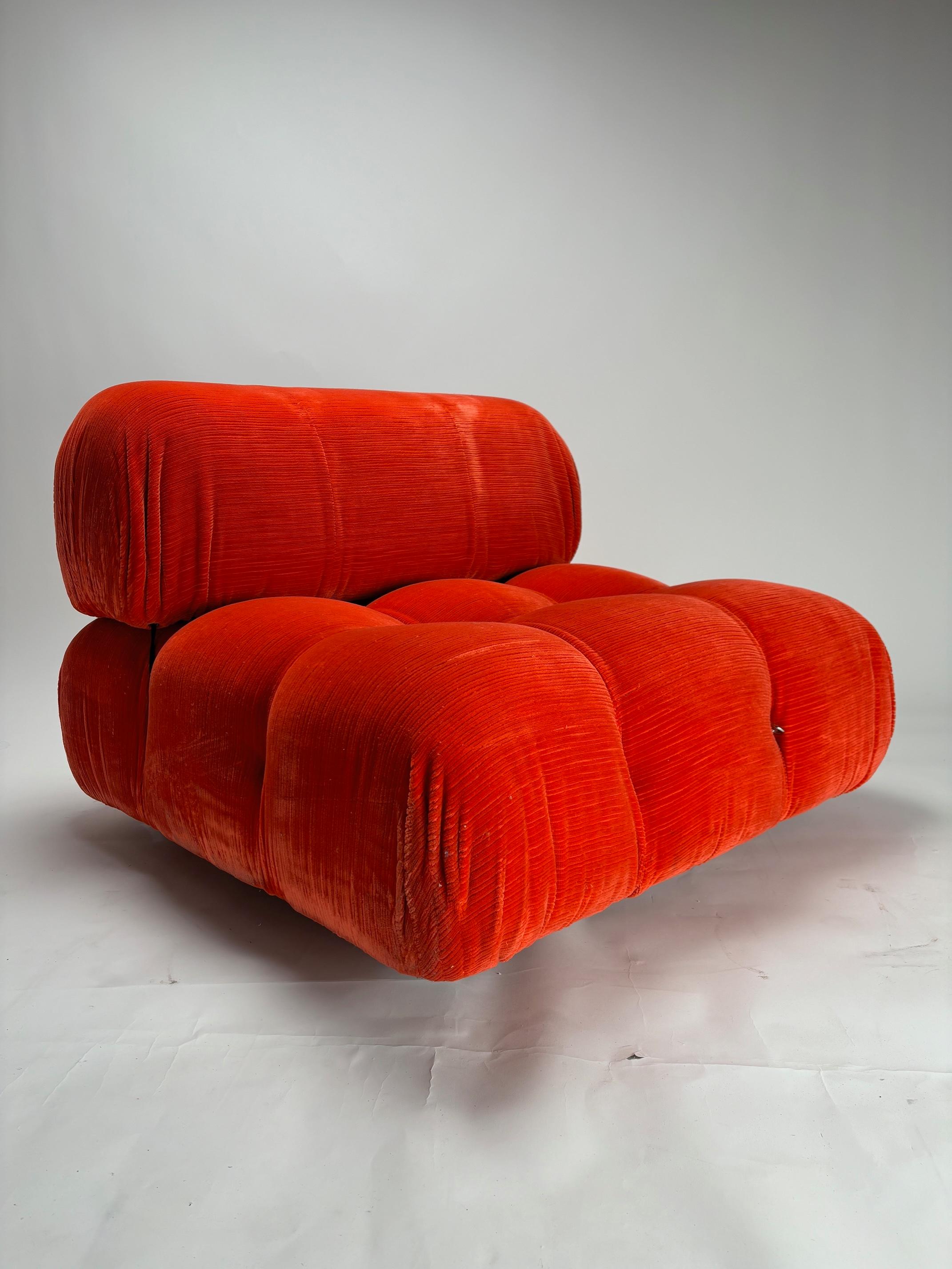 Mid-Century Modern Mario Bellini C&B 'Camaleonda' modular sofa in original velvet (First Edition) For Sale