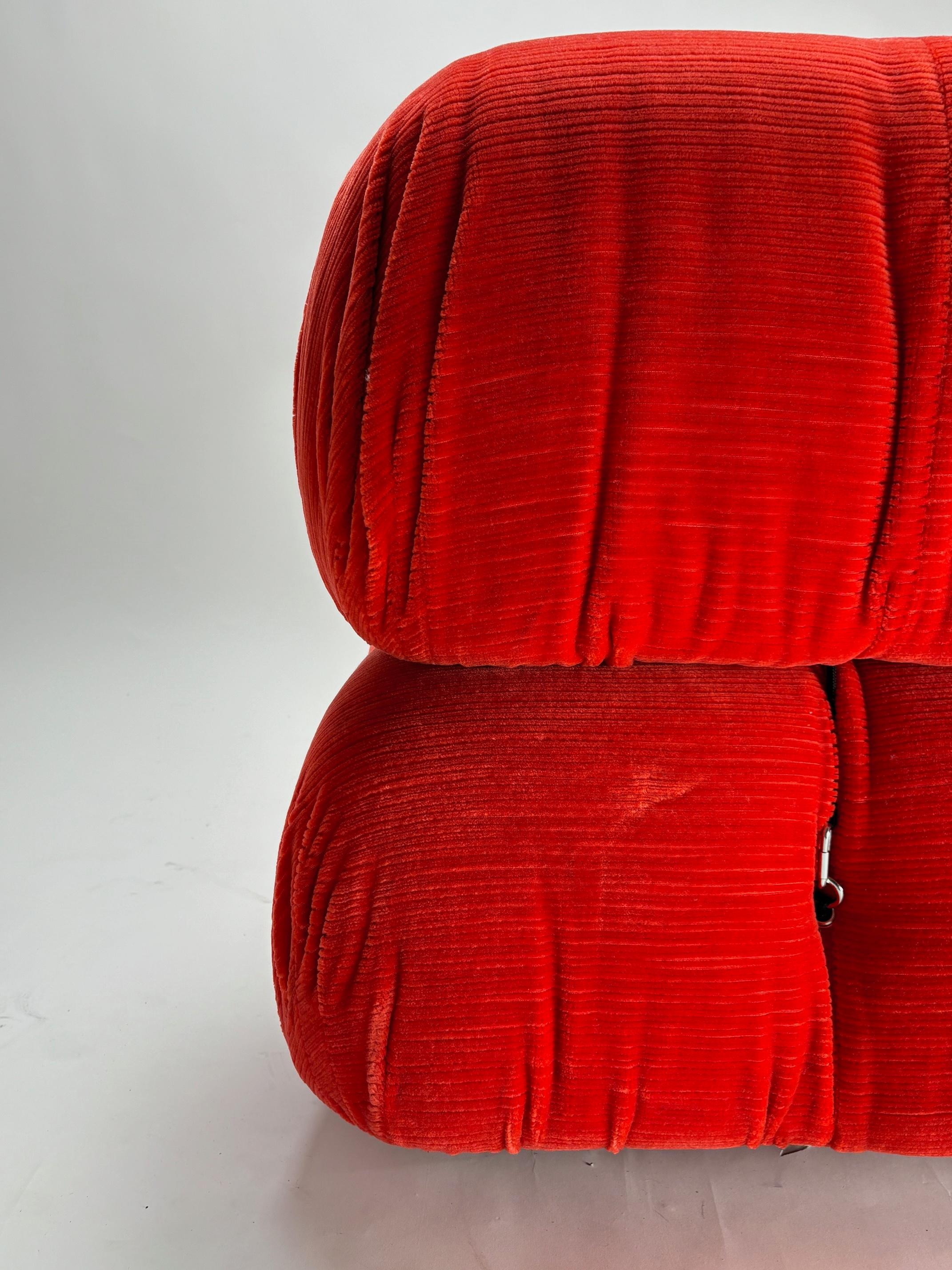 Mario Bellini C&B 'Camaleonda' modular sofa in original velvet (First Edition) For Sale 2
