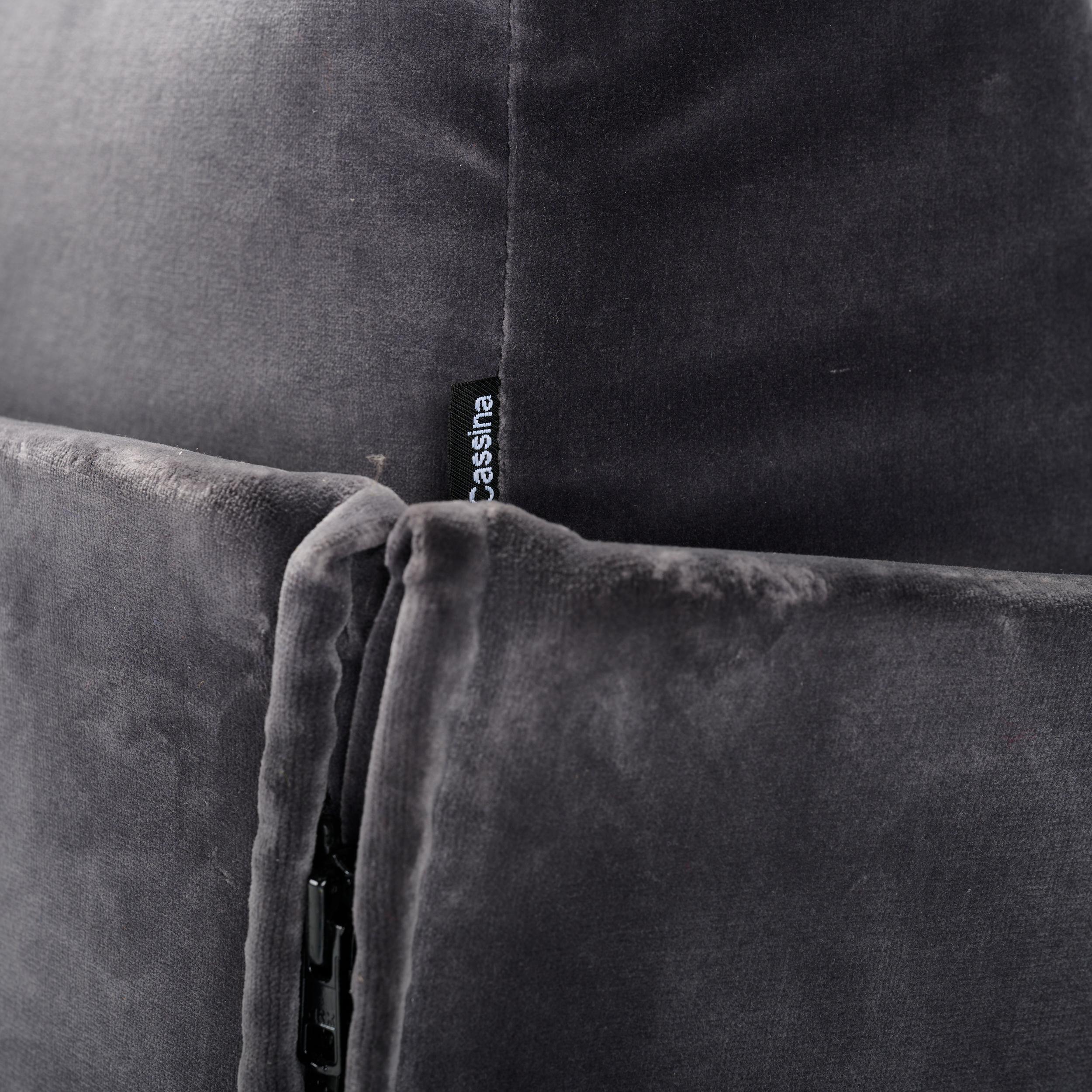 Canapé classique en velours Duc-Duc de Mario Bellini pour Cassina Italie, 1976 / 2024 en vente 1