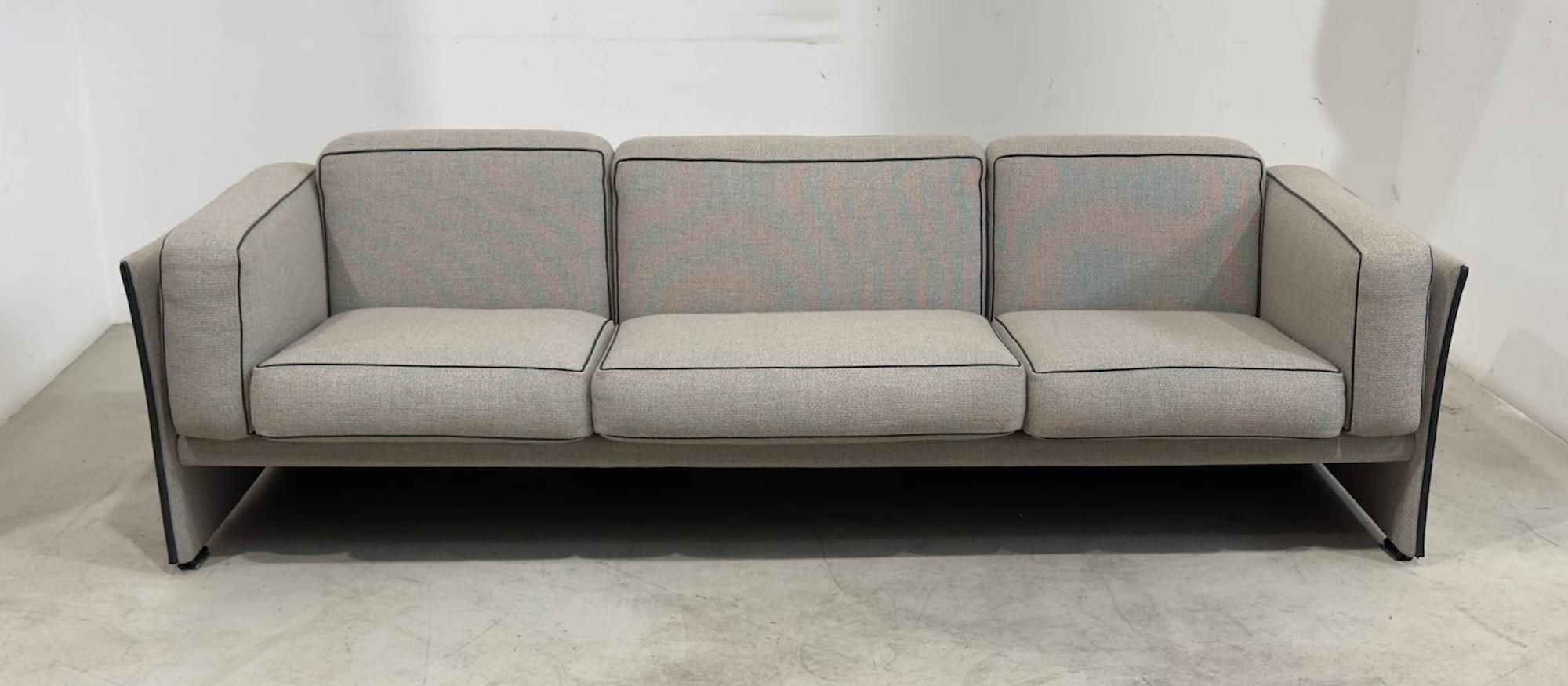 Mario Bellini, Duc-Duc three-seater sofa In Excellent Condition For Sale In Baranzate, IT