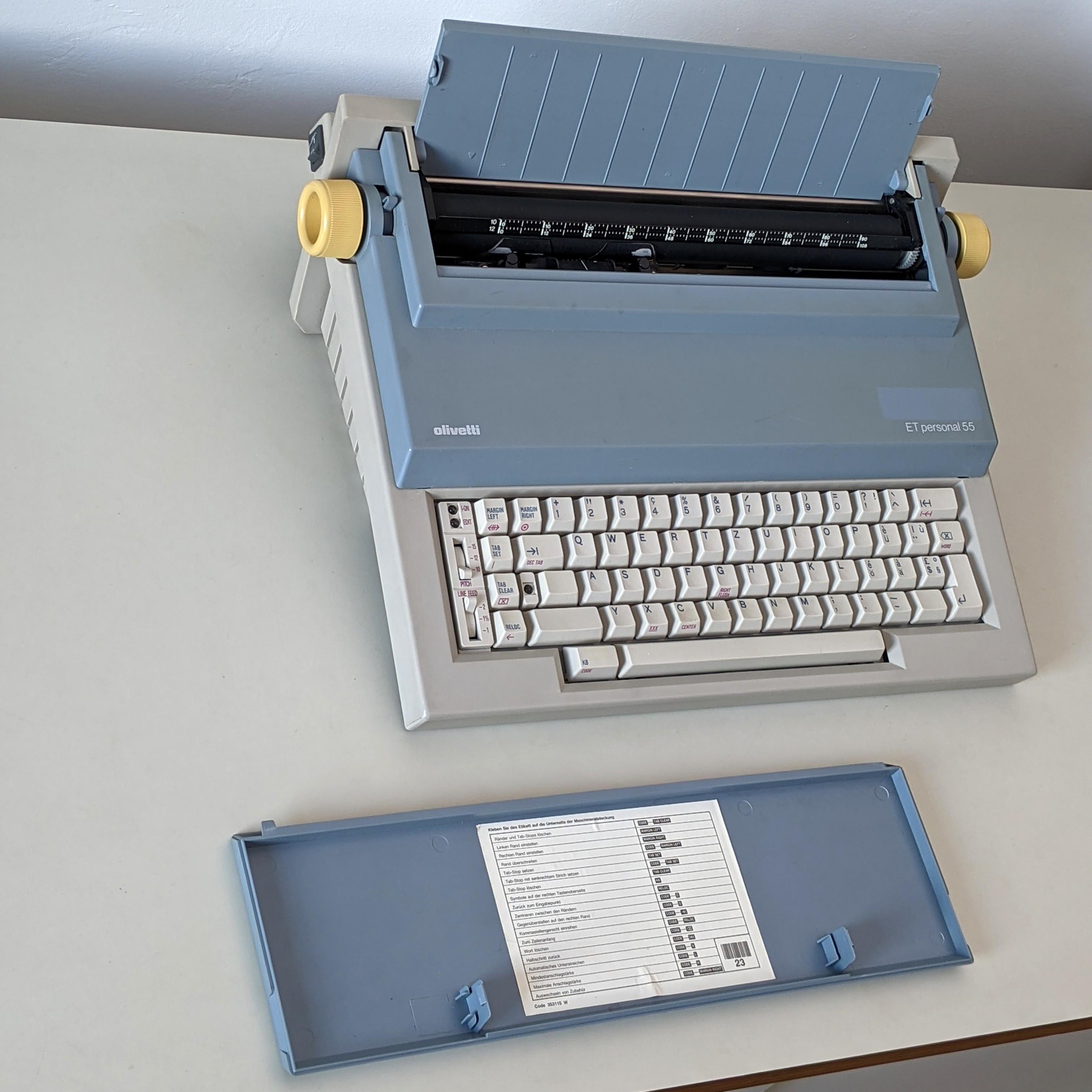 Mario Bellini, ET Personal 55 Portable Typewriter for Olivetti 1985-86 In Good Condition For Sale In London, GB