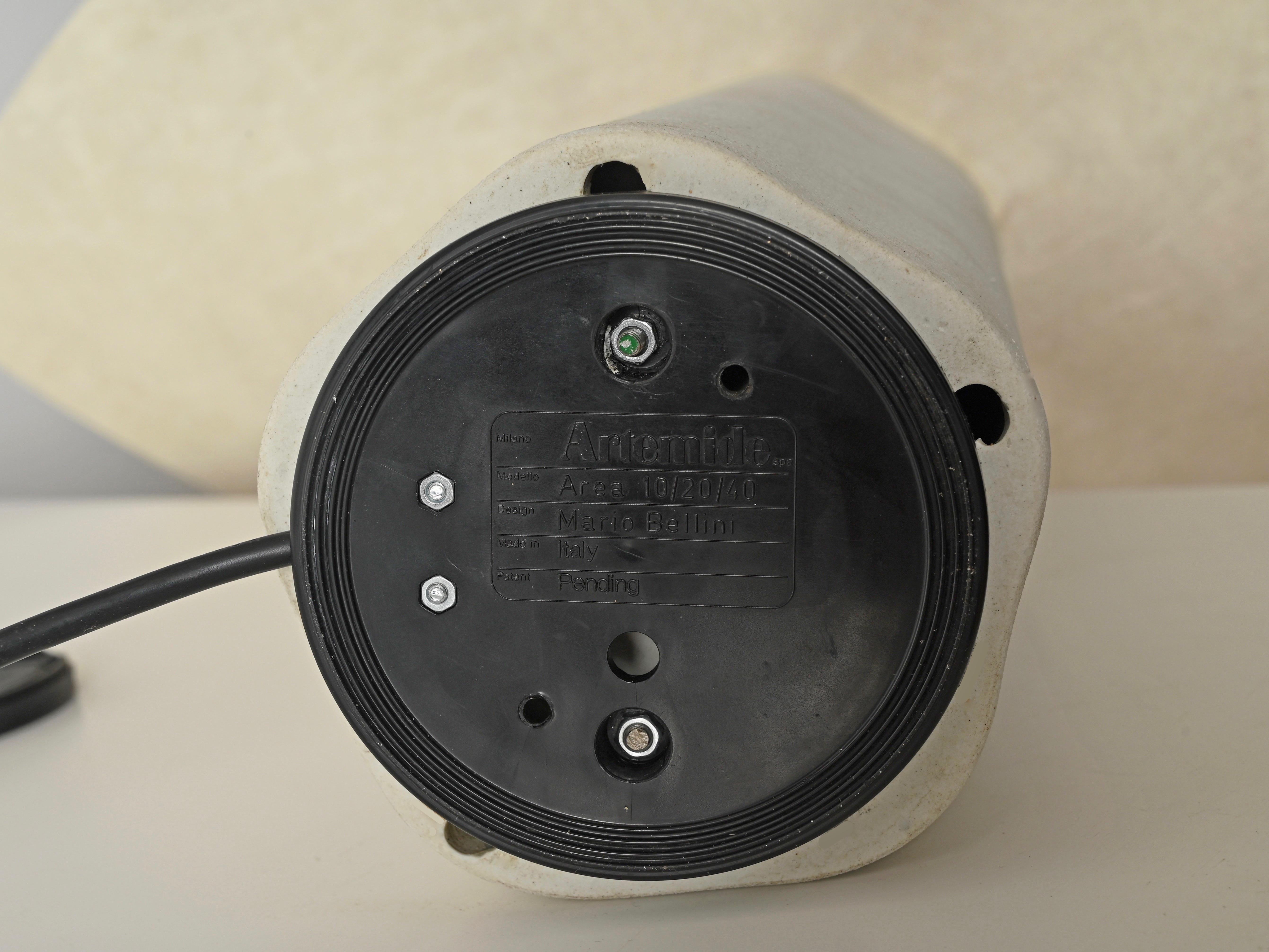 Mario Bellini for Artemide “Area 40” Large Table Lamp Signed, Italy, 1976 For Sale 3