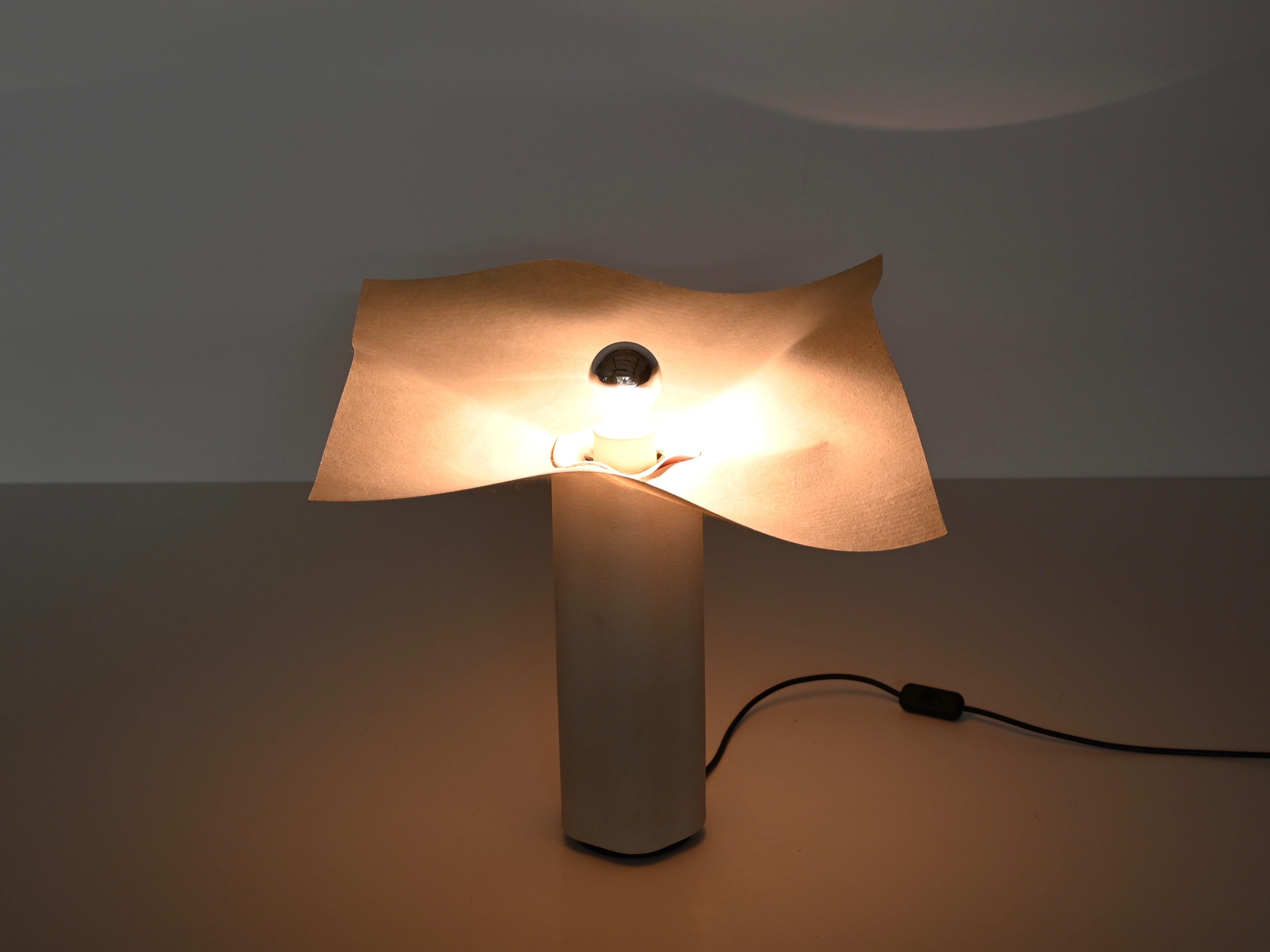 Mid-Century Modern Mario Bellini for Artemide “Area 40” Large Table Lamp Signed, Italy, 1976 For Sale