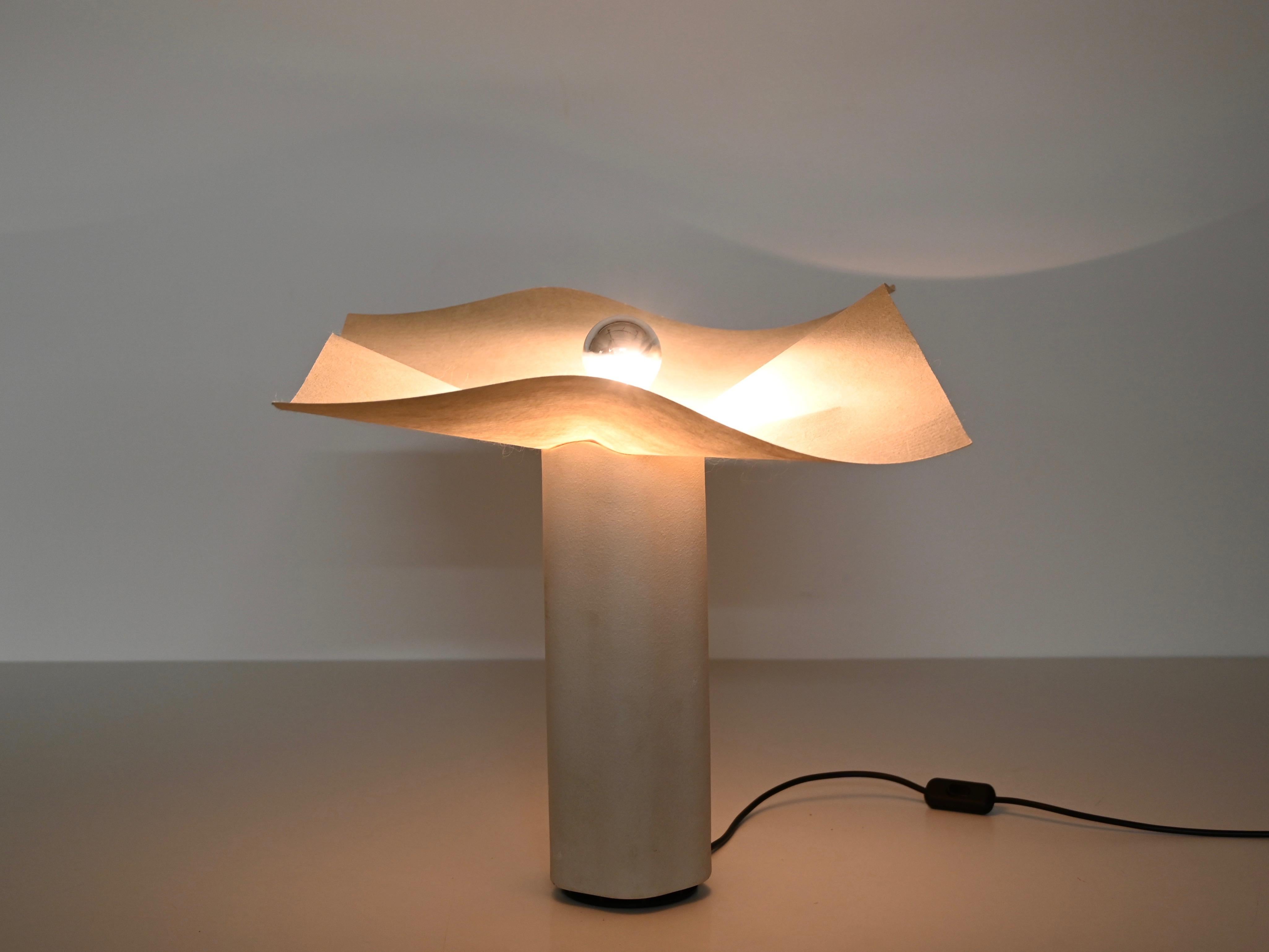 Italian Mario Bellini for Artemide “Area 40” Large Table Lamp Signed, Italy, 1976 For Sale