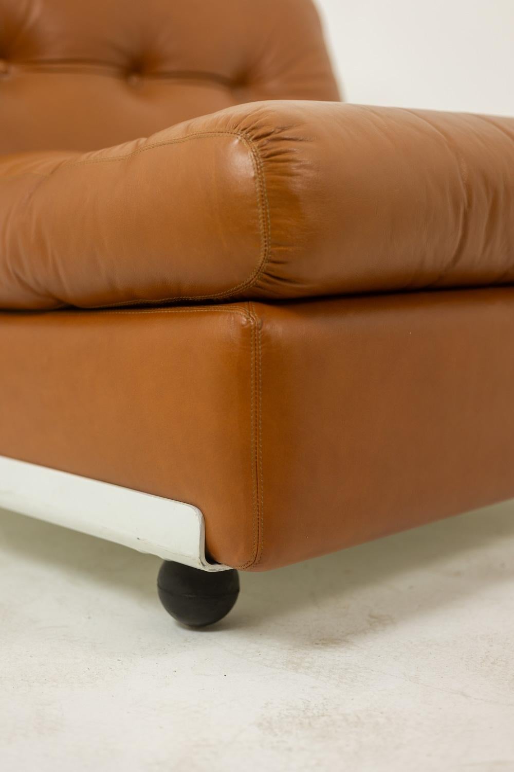 Mario Bellini, for B&B Amanta leather armchair. Circa 1970 in vendita 5