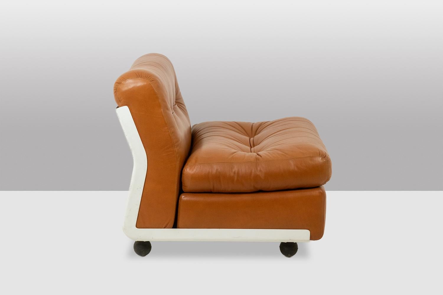 Italiano Mario Bellini, for B&B Amanta leather armchair. Circa 1970 in vendita