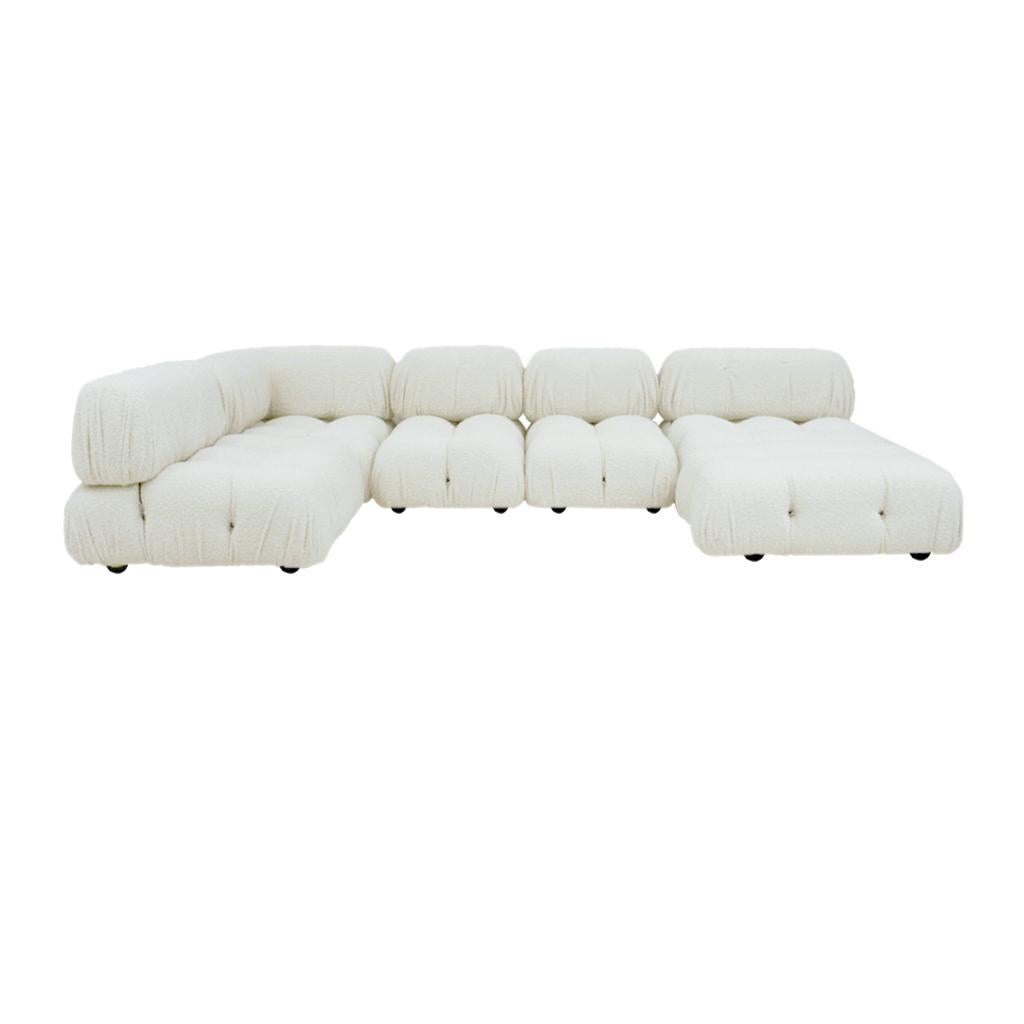 Exceptional original sofa designed by Mario Bellini for B&B Italia in 1972, composed of 5 modular seatings with its backrest and a foot stool.

- Three large seatings: 94 x 90 x 40/65 (H) cm each 


 Camaleonda sofa system upholstered with white