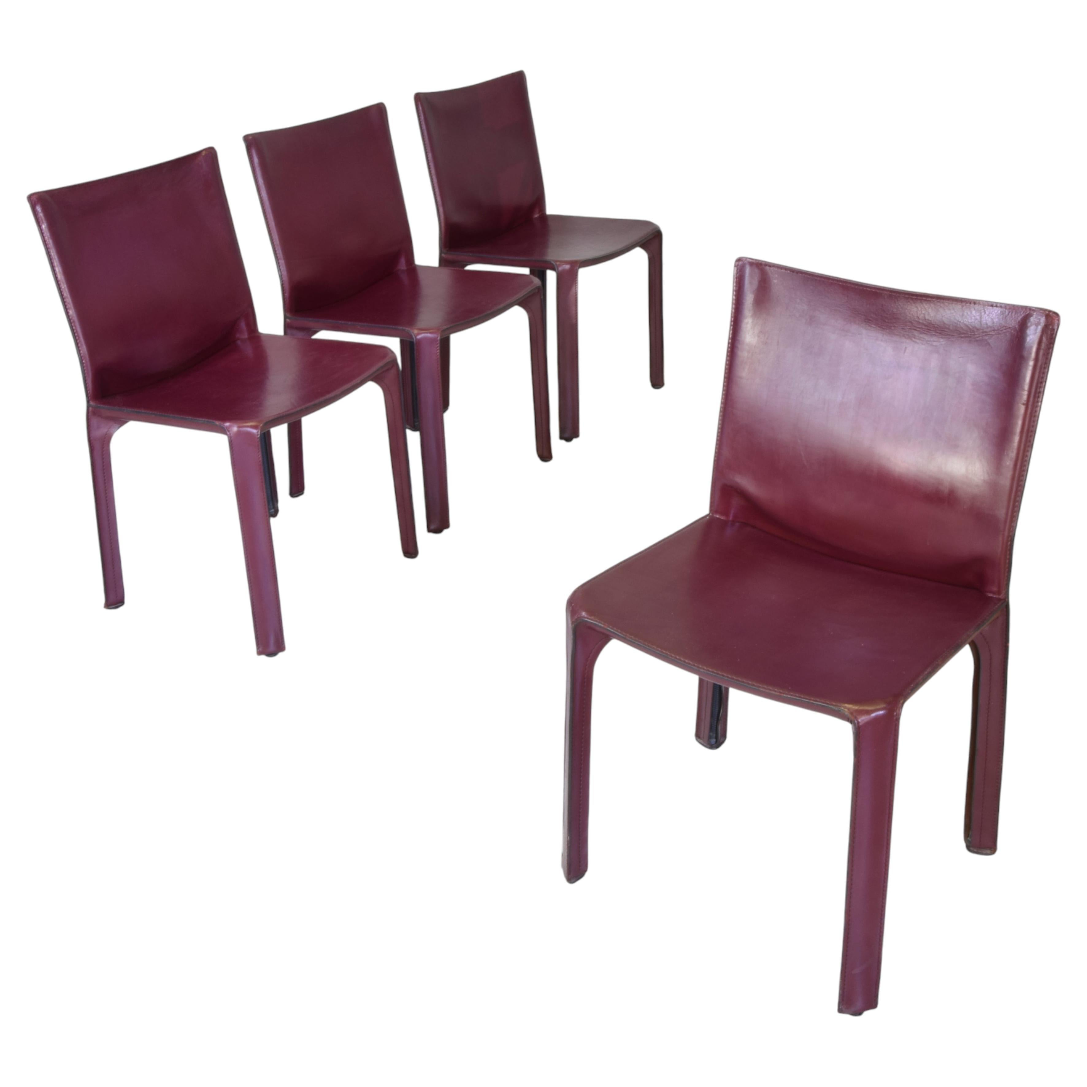 Sillas «Cab 412» de Mario Bellini para Cassina, en piel burdeos, juego de 4, décadas de los 70 y 80 en venta