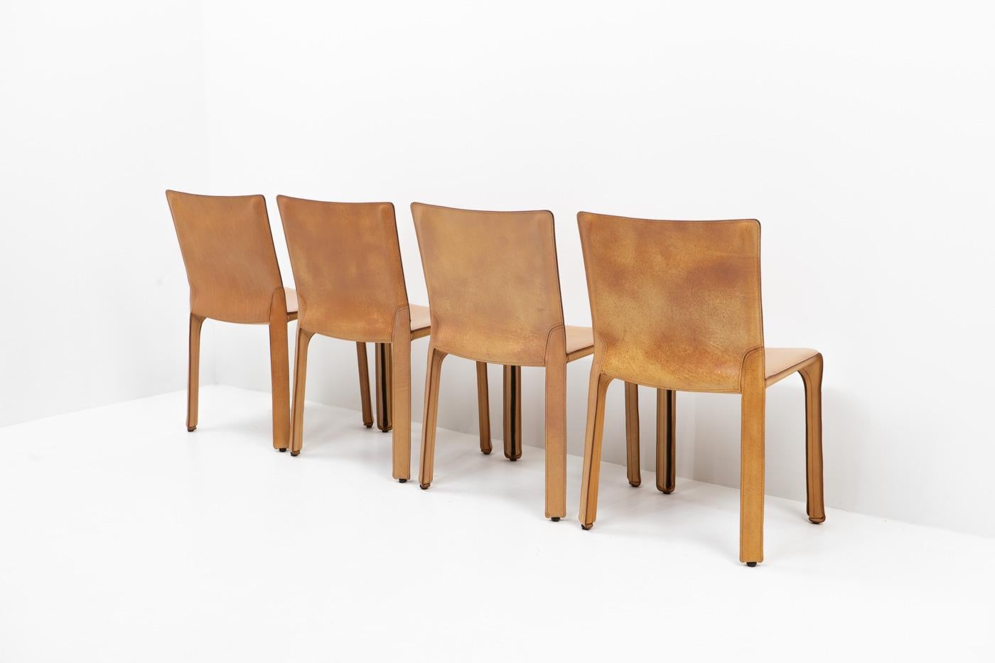 Italiano Mario Bellini per Cassina CAB 412, Set di quattro, anni '90 in vendita