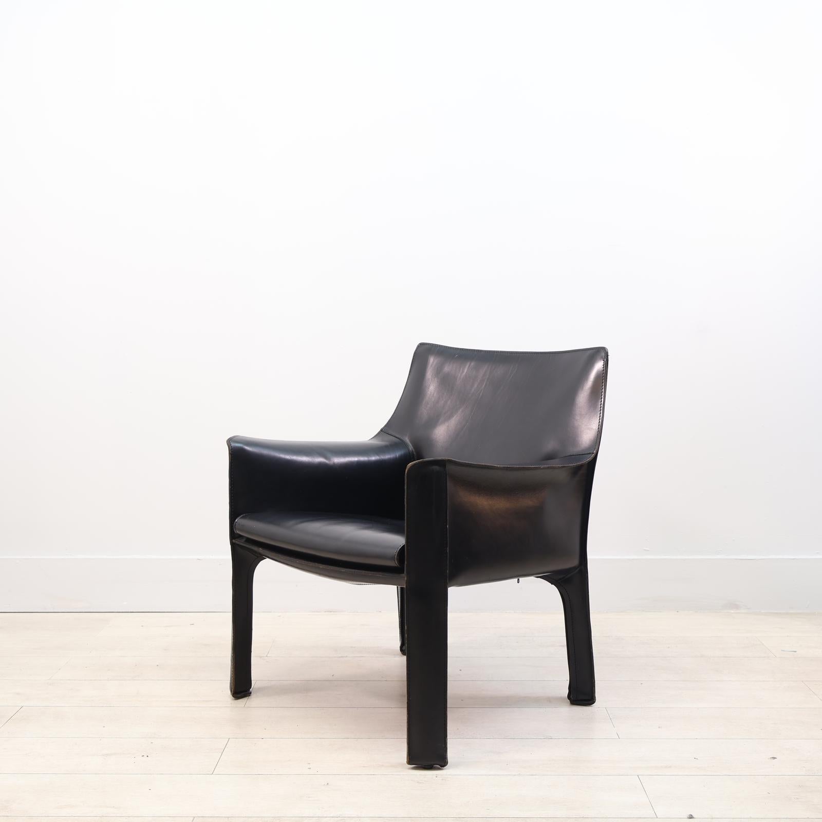 Metal Mario Bellini for Cassina 'CAB 414'  Chairs in black stitched Leather For Sale