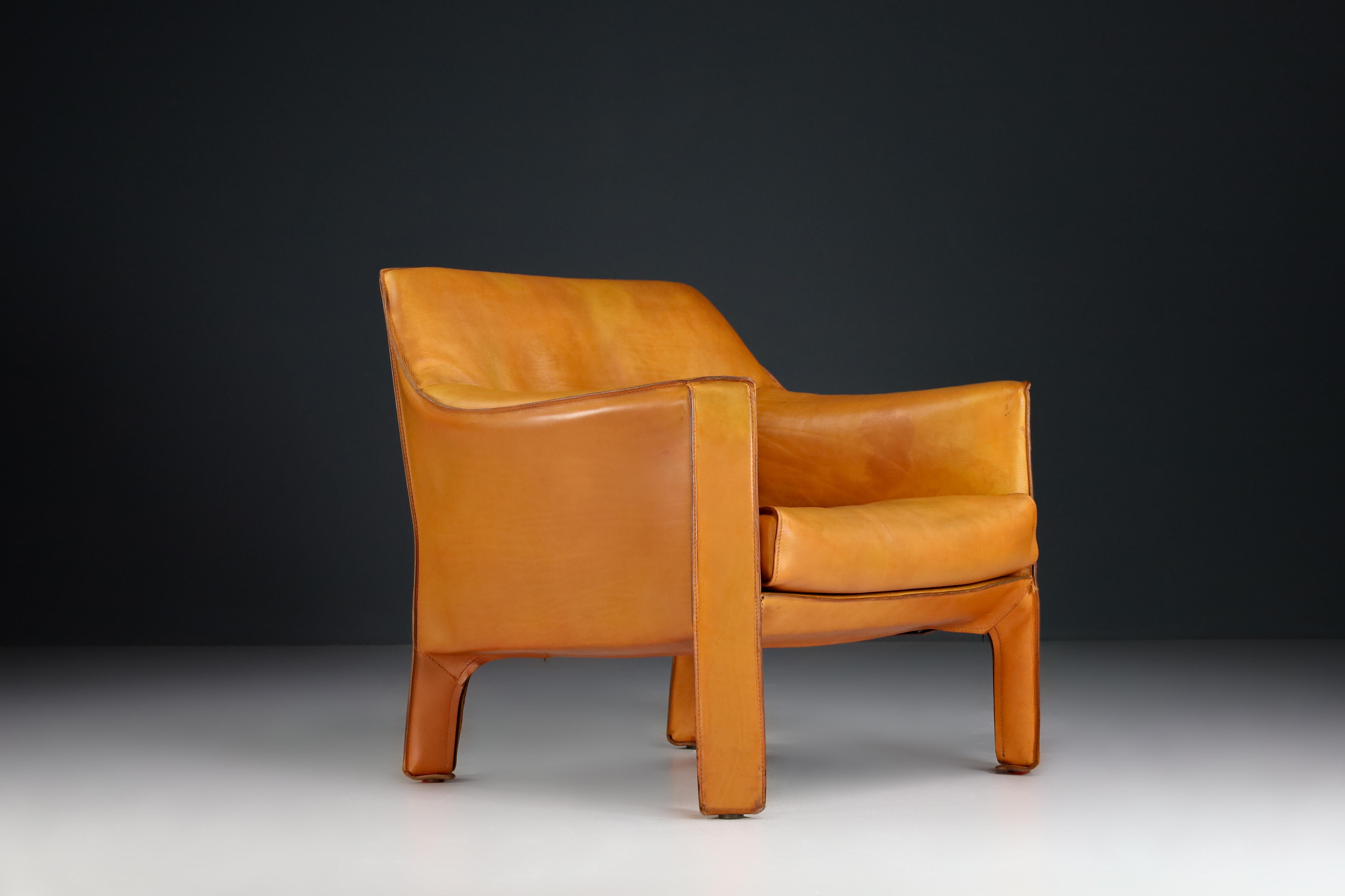 Mario Bellini for Cassina Cab 415 Buffalo Cognac Leather Club Chairs Italy 1980s 2