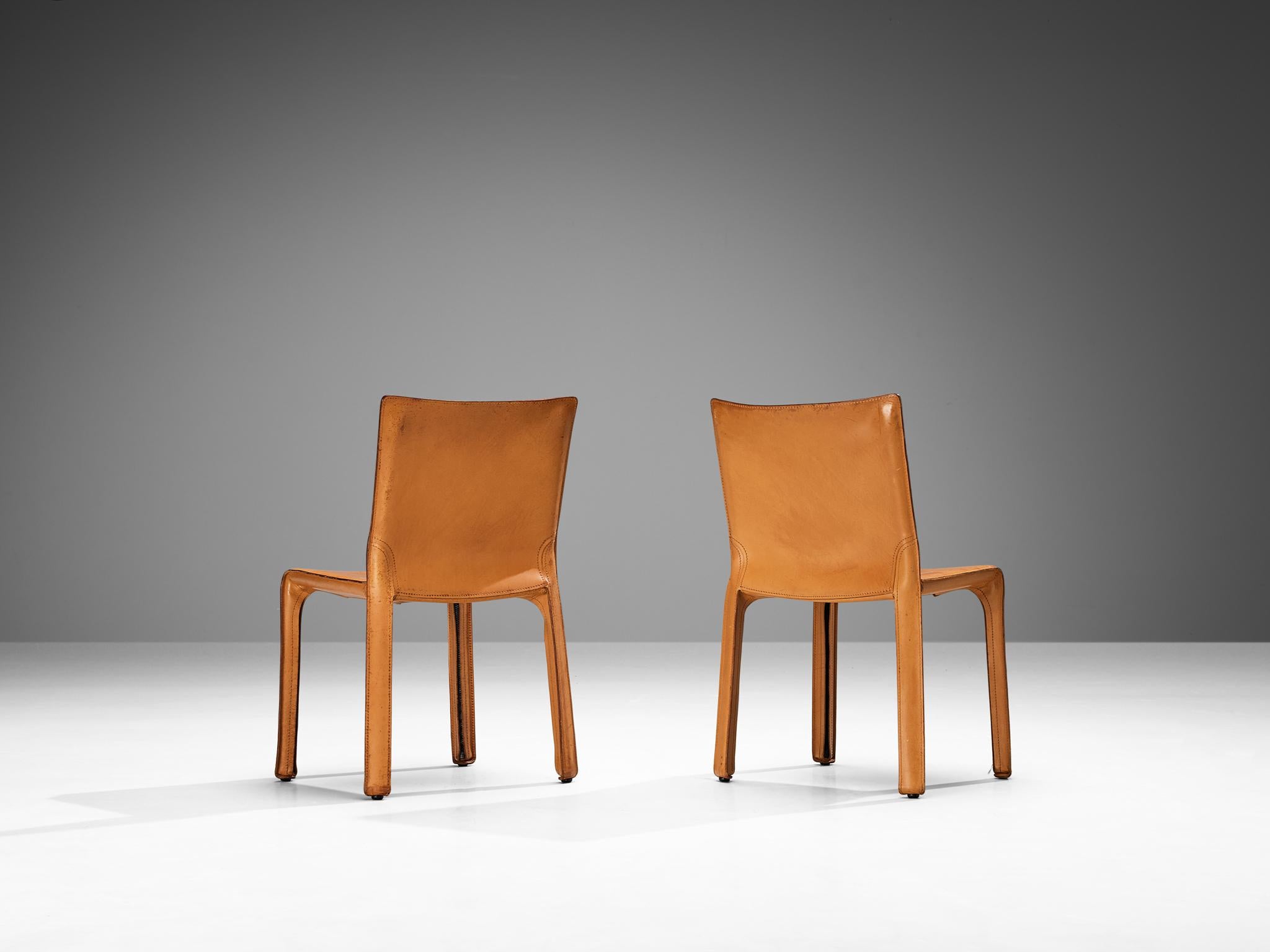 Mario Bellini for Cassina Pair of 'Cab' Dining Chairs in Cognac Leather  In Good Condition In Waalwijk, NL