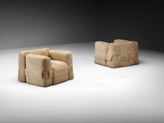 Mario Bellini pour Cassina : lot de deux fauteuils « Quartet » en daim beige