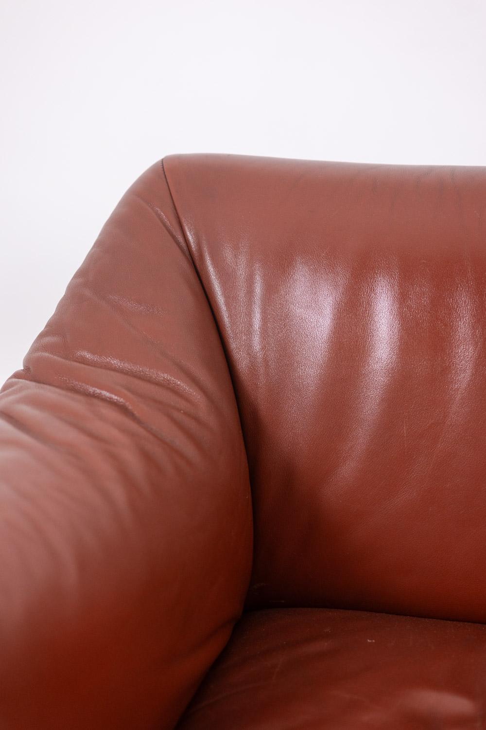 Leather Mario Bellini for Cassina. Pair of “Tentazione” armchairs. 1960s.
