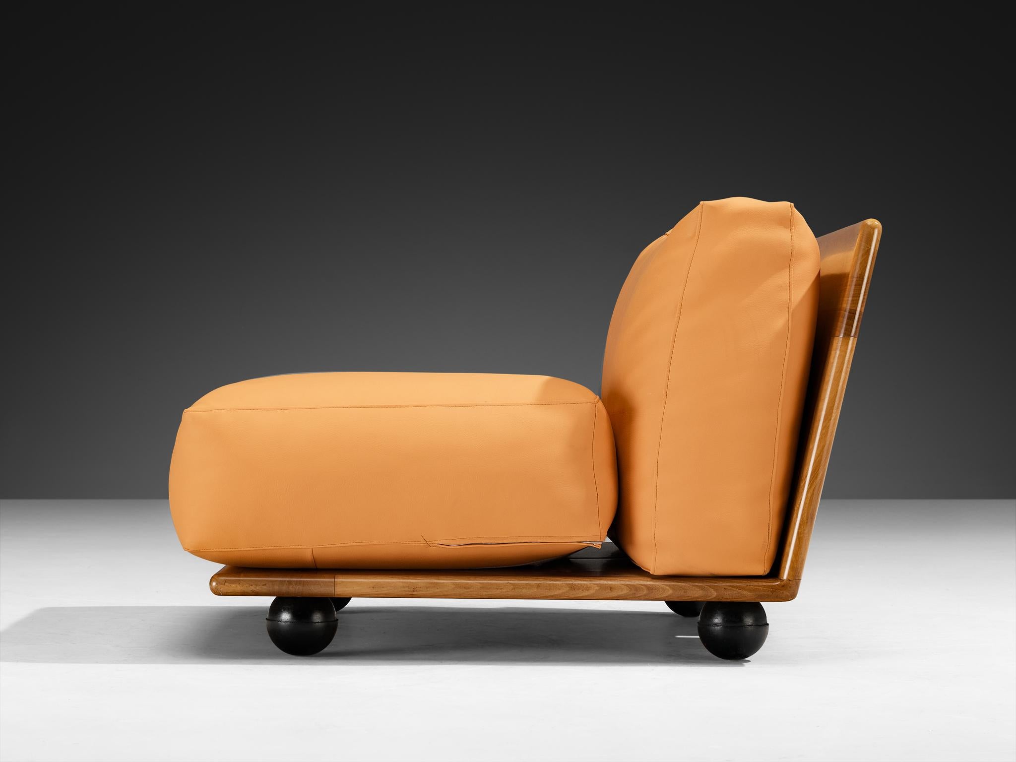 Mario Bellini für Cassina 'Pianura' Loungesessel aus Nussbaum und Leder (Italienisch) im Angebot