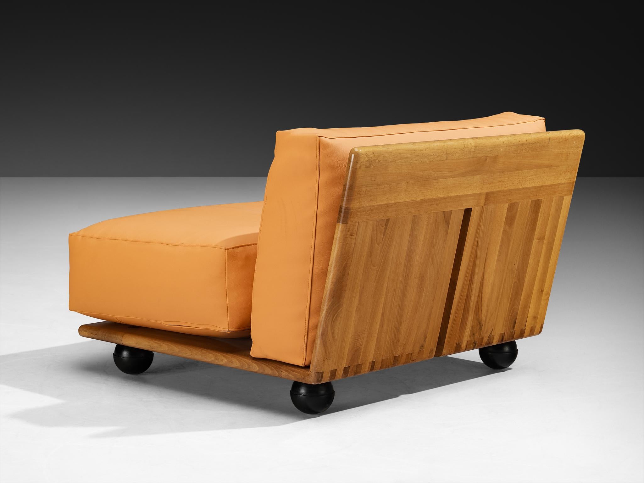 Mario Bellini für Cassina 'Pianura' Loungesessel aus Nussbaum und Leder im Zustand „Gut“ im Angebot in Waalwijk, NL