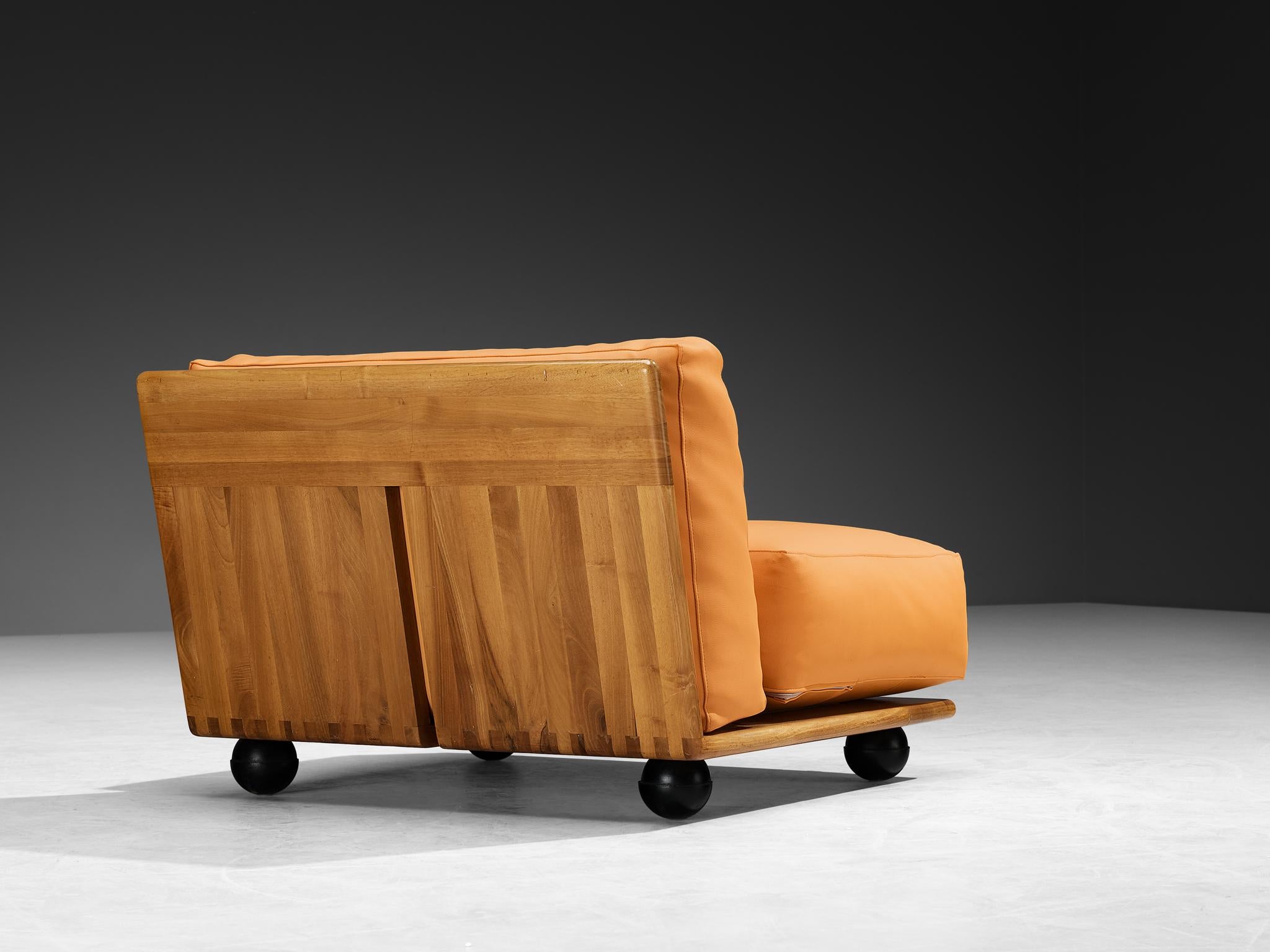 Mario Bellini für Cassina 'Pianura' Loungesessel aus Nussbaum und Leder im Angebot 1