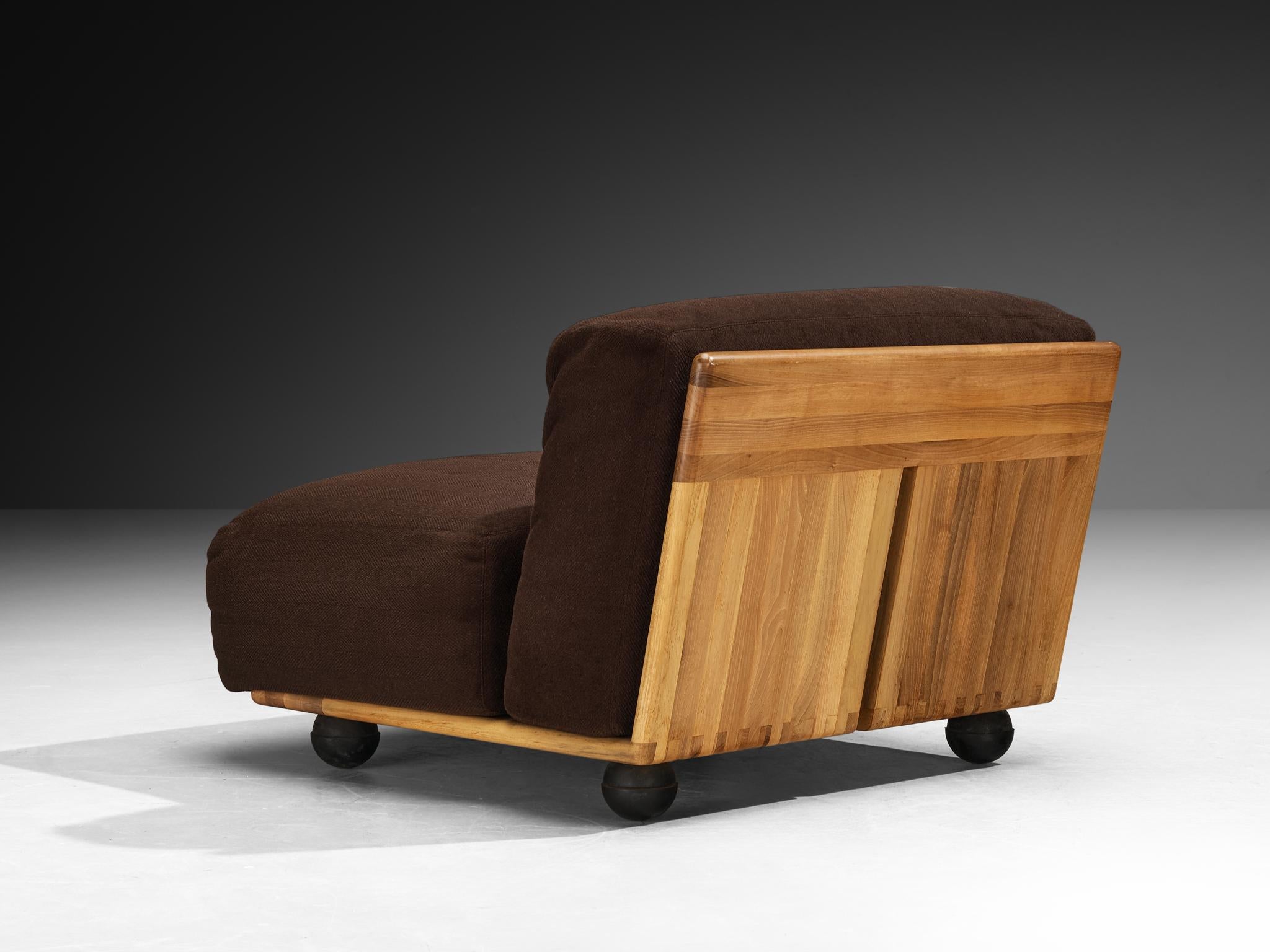 Mario Bellini für Cassina 'Pianura' Loungesessel aus Nussbaum (Stoff) im Angebot