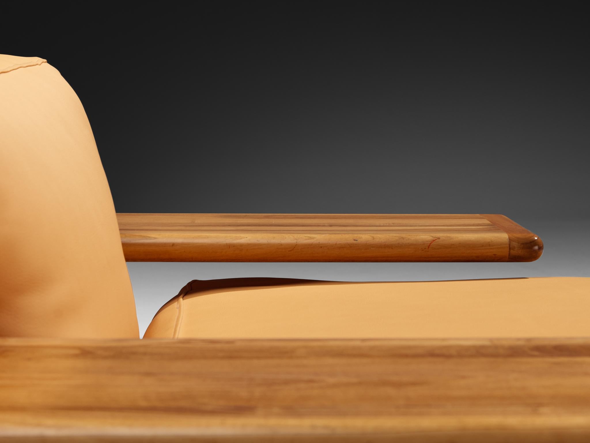 Mario Bellini für Cassina Pianura Sessel aus Nussbaum und Leder (Ende des 20. Jahrhunderts) im Angebot