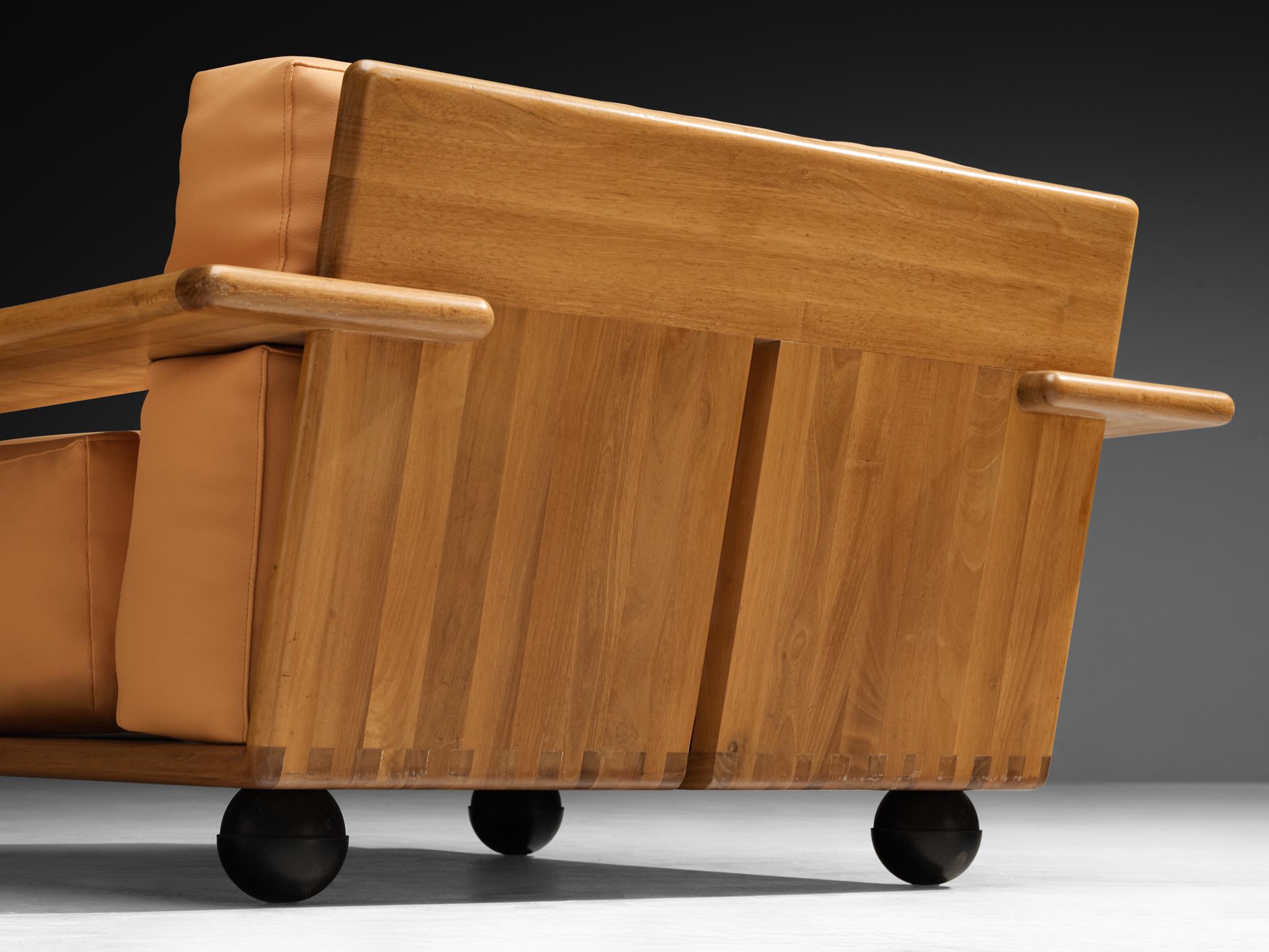 Mario Bellini für Cassina Pianura Sessel aus Nussbaum und Leder im Angebot 1