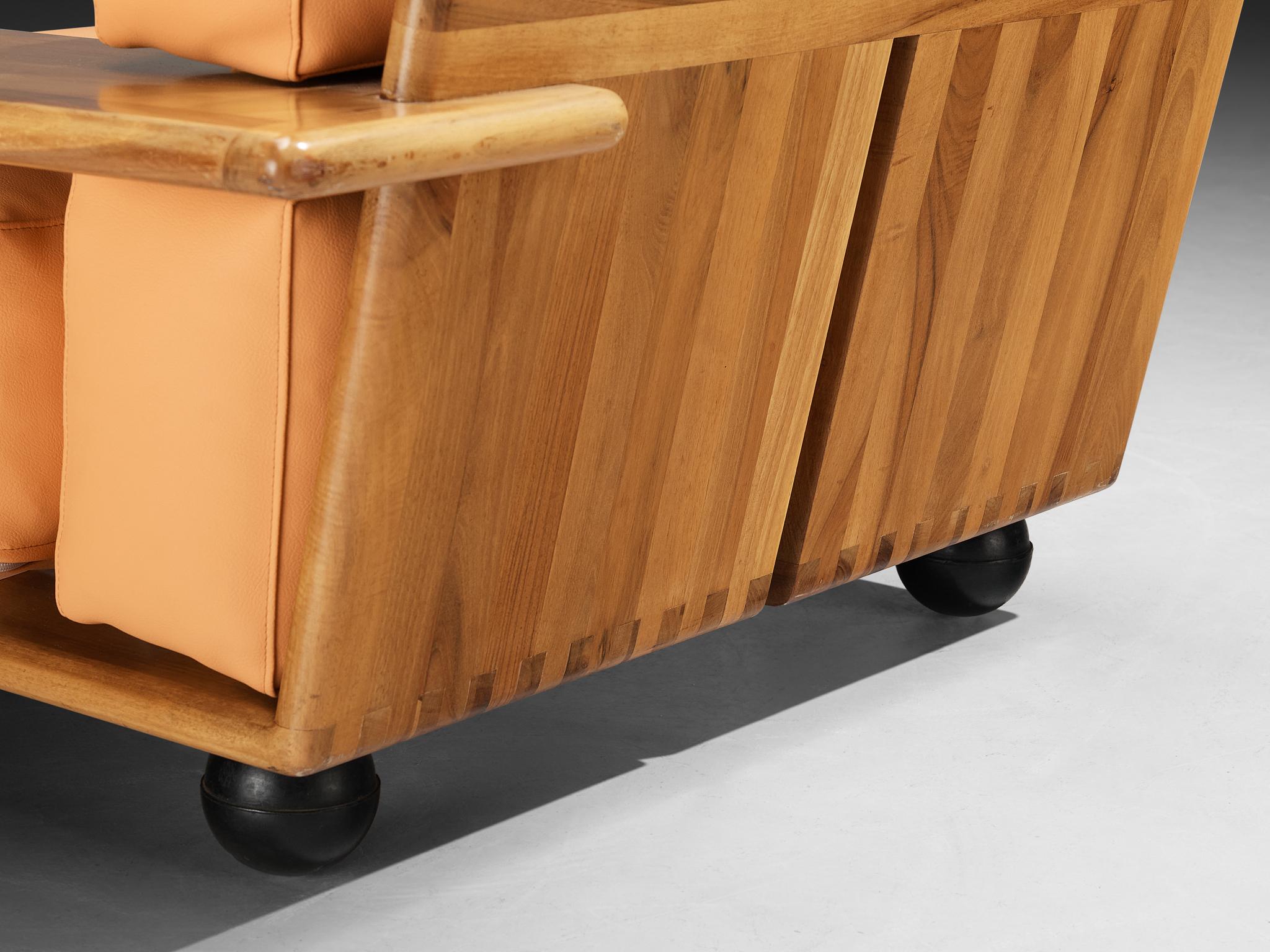 Mario Bellini para Cassina Sillones Pianura de nogal y cuero en venta 1