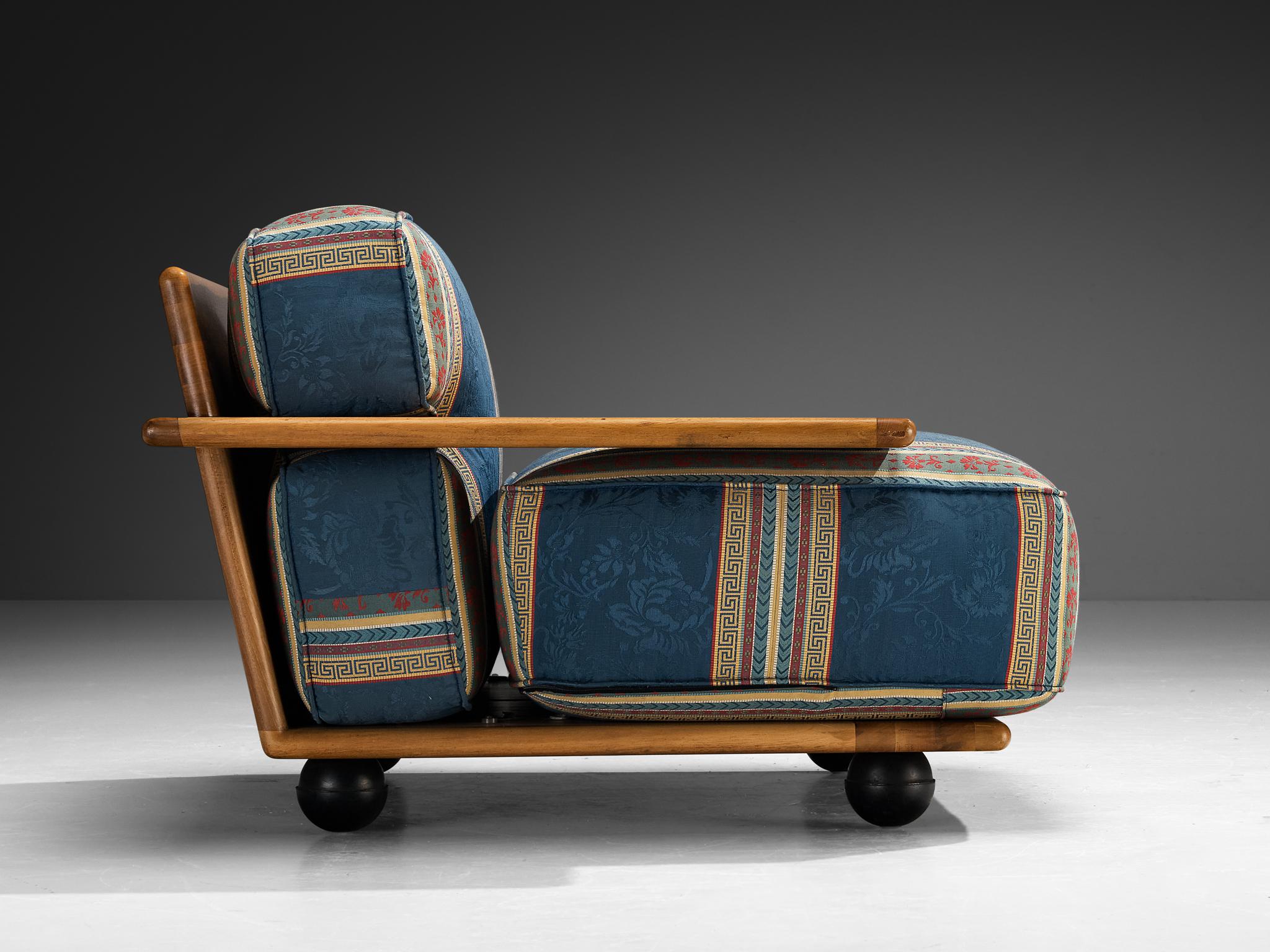 Mario Bellini for Cassina 'Pianura' Lounge in Walnut and Striped Upholstery For Sale 3