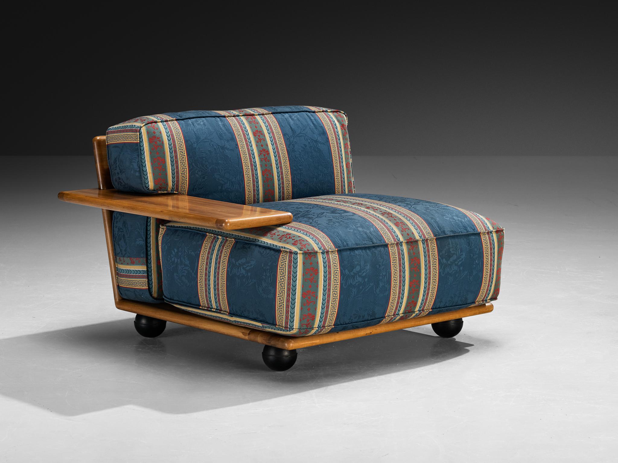 Mario Bellini for Cassina 'Pianura' Lounge in Walnut and Striped Upholstery In Good Condition For Sale In Waalwijk, NL
