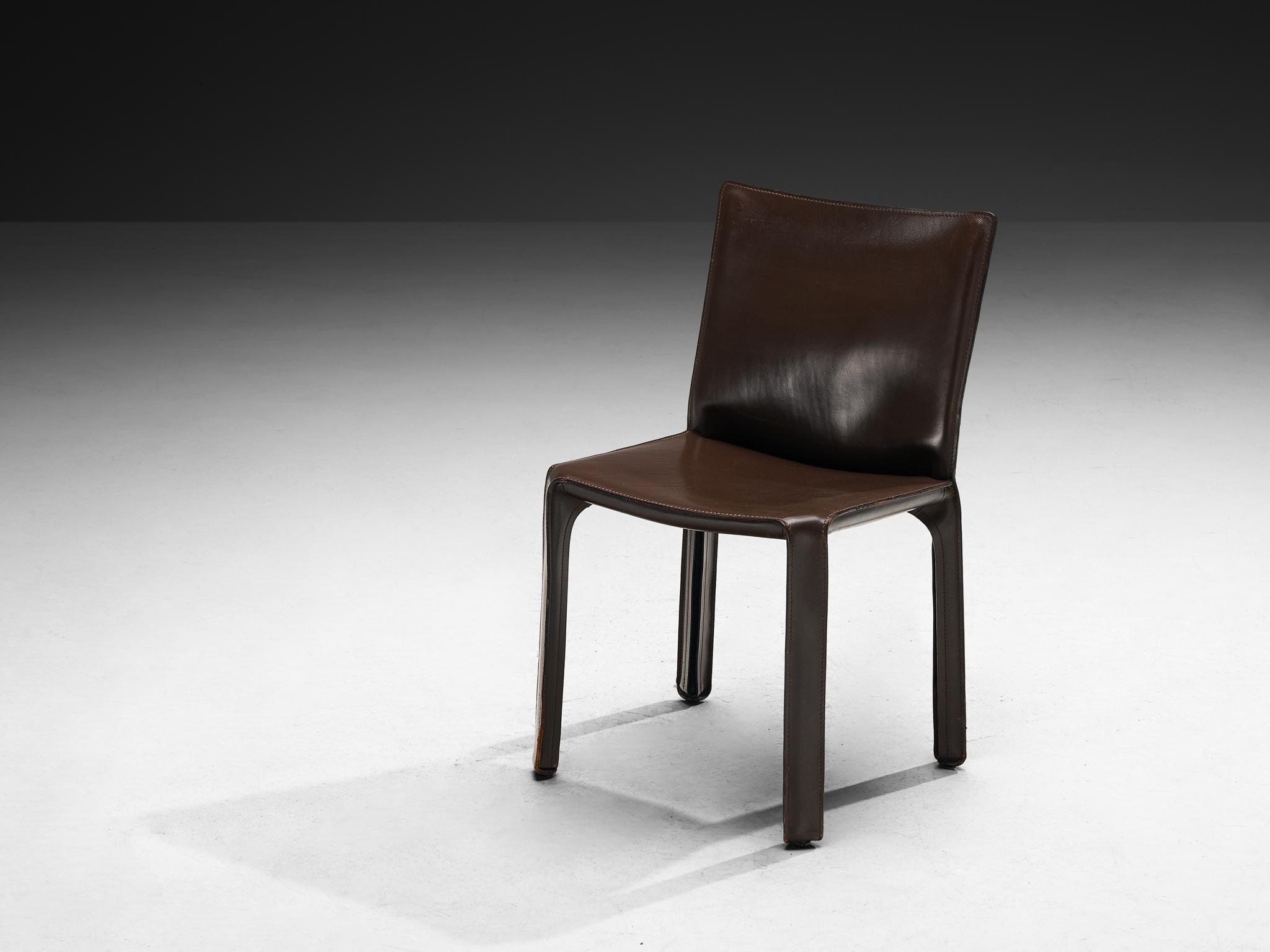 Cuir Mario Bellini pour Cassina Ensemble de huit chaises de salle à manger 'Cab' en cuir brun en vente