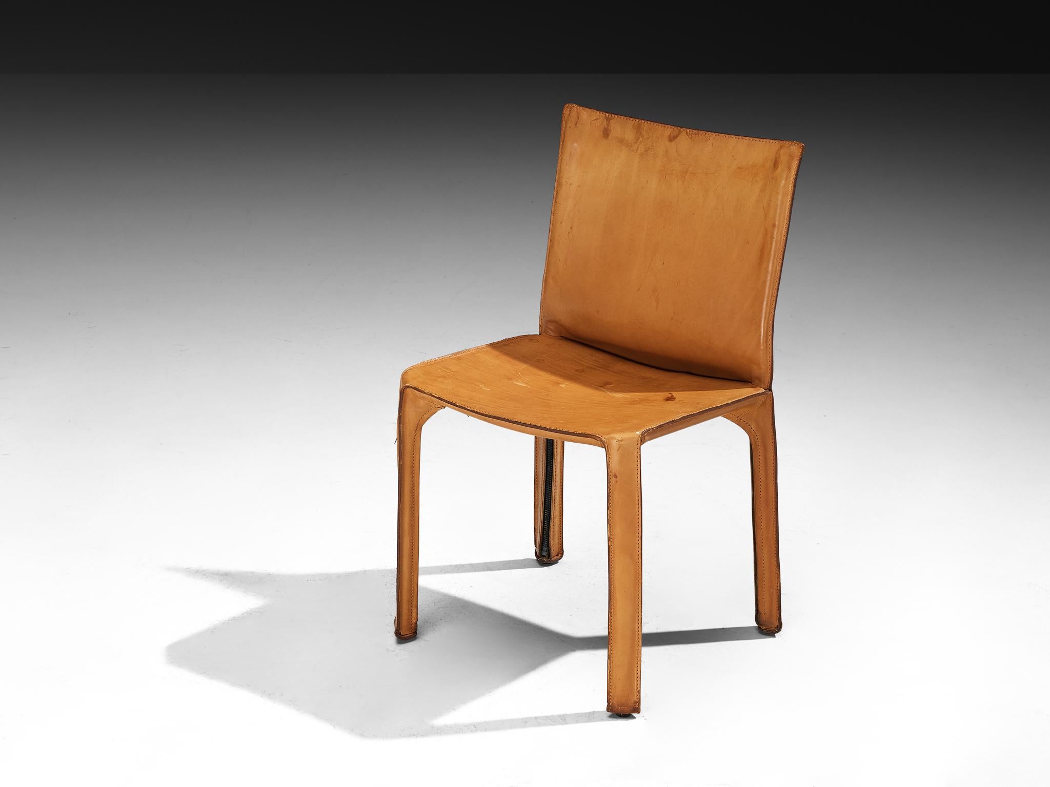 Fine XX secolo Mario Bellini per Cassina Set di sei sedie da pranzo 'Cab' in pelle cognac in vendita
