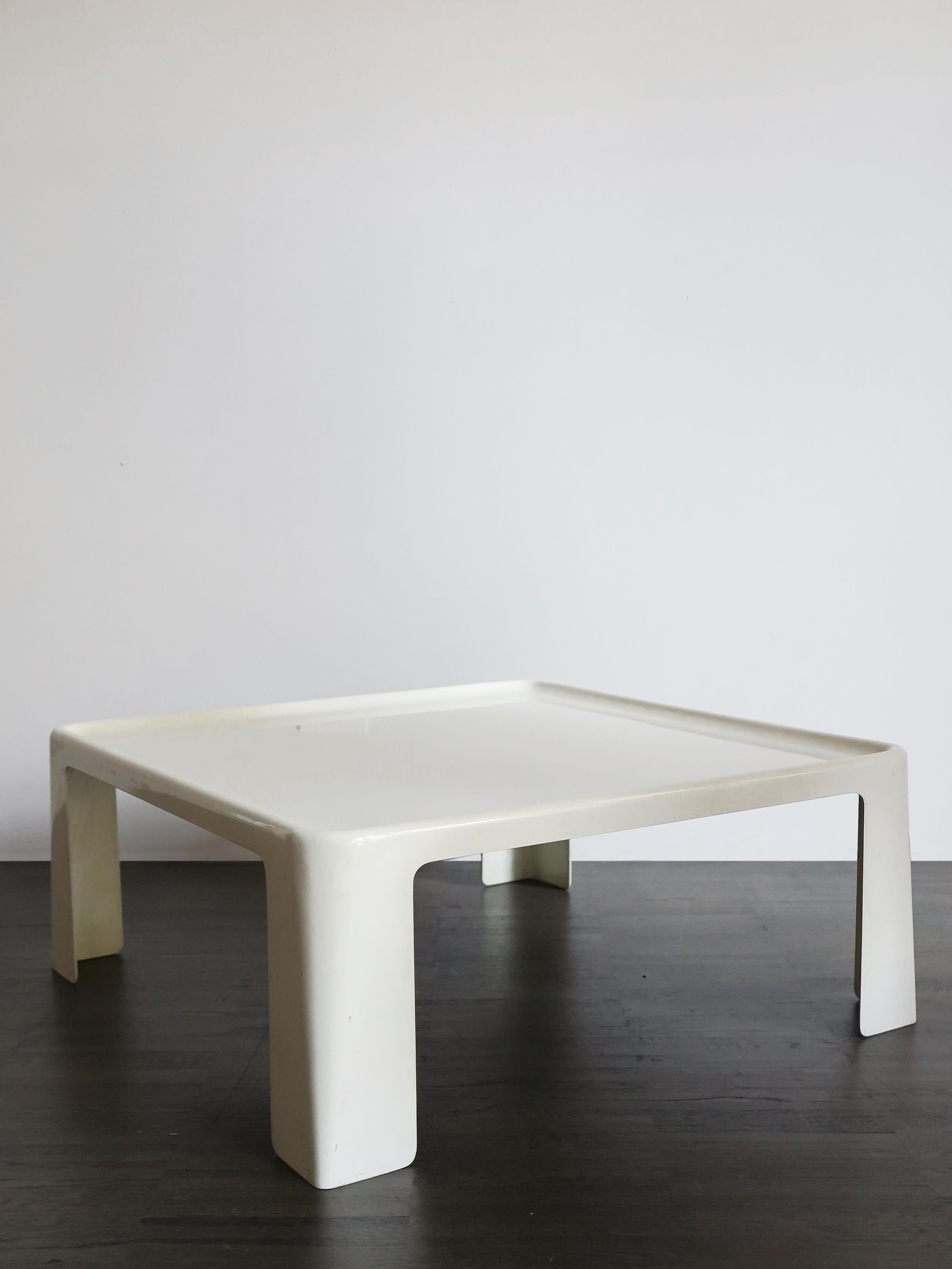 Mid-Century Modern Mario Bellini for C & B Amanta Model Italian White Coffe Table, 1970s