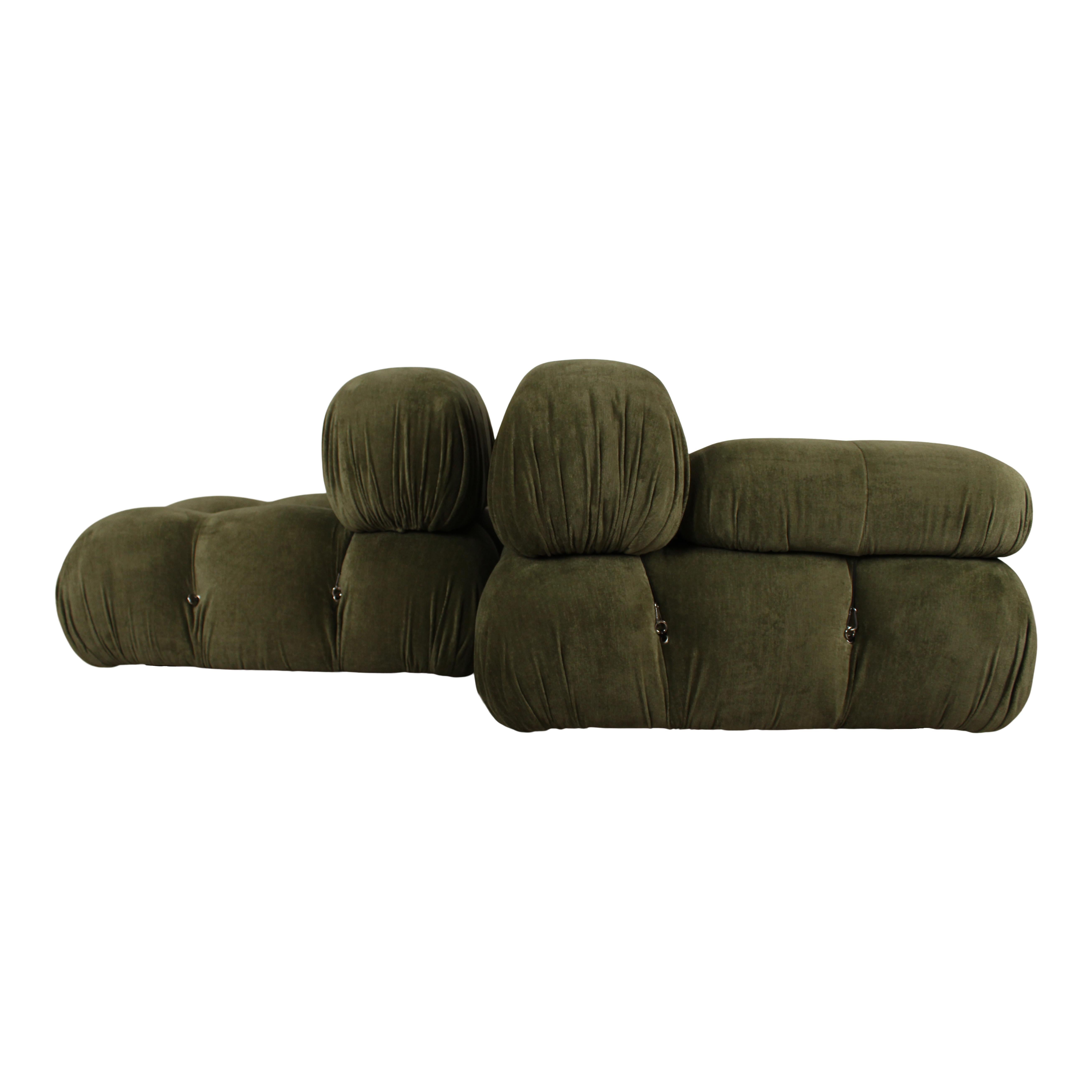 Camaleonda sofa, designed by Mario Bellini and manufactured by B&B Italia in 1972.

The set features two modules with backrest, and one armrest.

Green Italian linen velvet upholstery.

Fully restored in Italy.

The sofa is very comfortable,