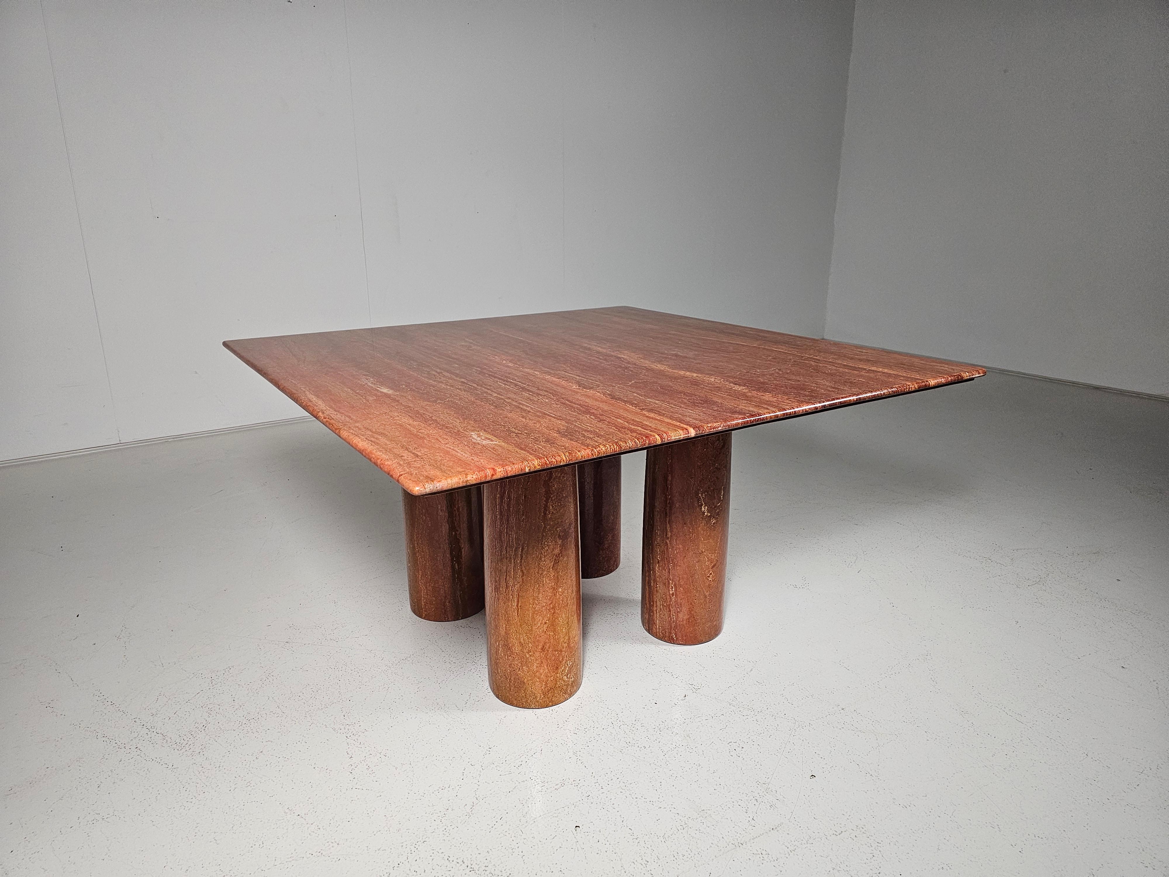 Mid-Century Modern Mario Bellini Il Colonnato table à manger en travertin rouge Cassina, Italie, 1970 en vente