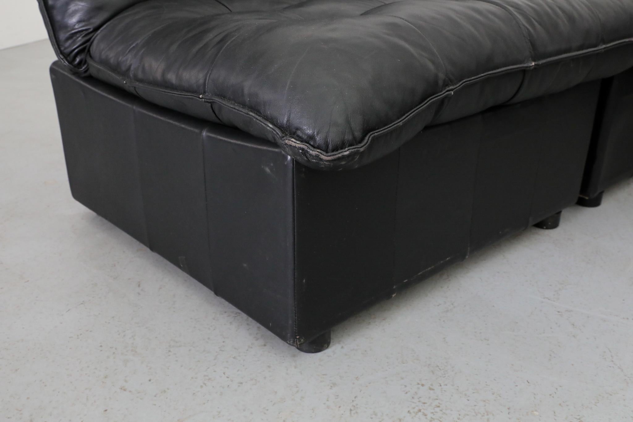 Mario Bellini inspiriert Schwarzes getuftetes Leder & Buchenholz 5 Stück Sektional Sofa im Angebot 5