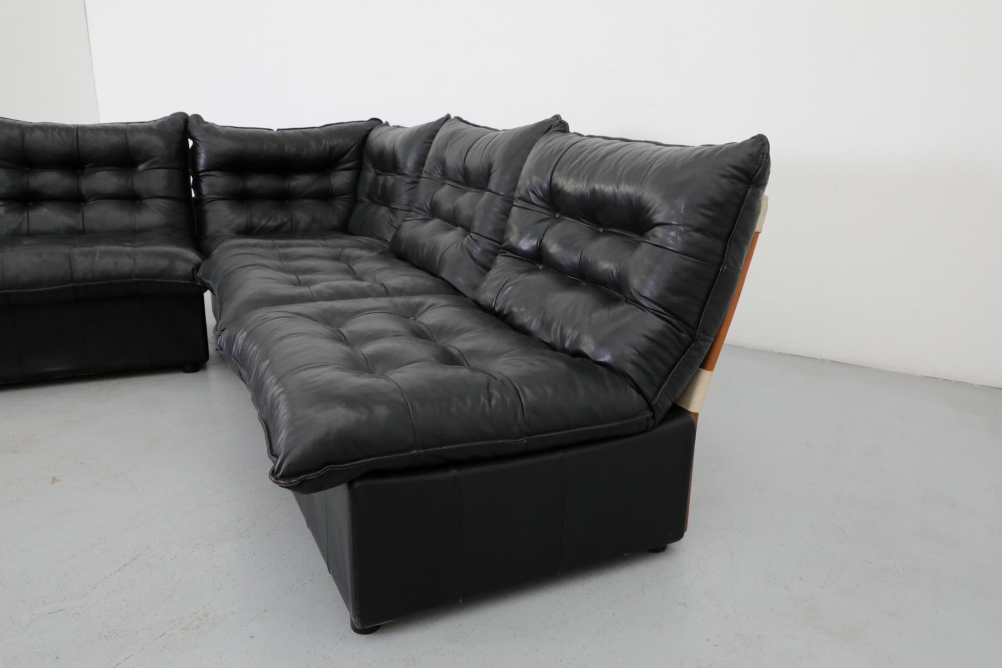 Mario Bellini inspiriert Schwarzes getuftetes Leder & Buchenholz 5 Stück Sektional Sofa im Angebot 9
